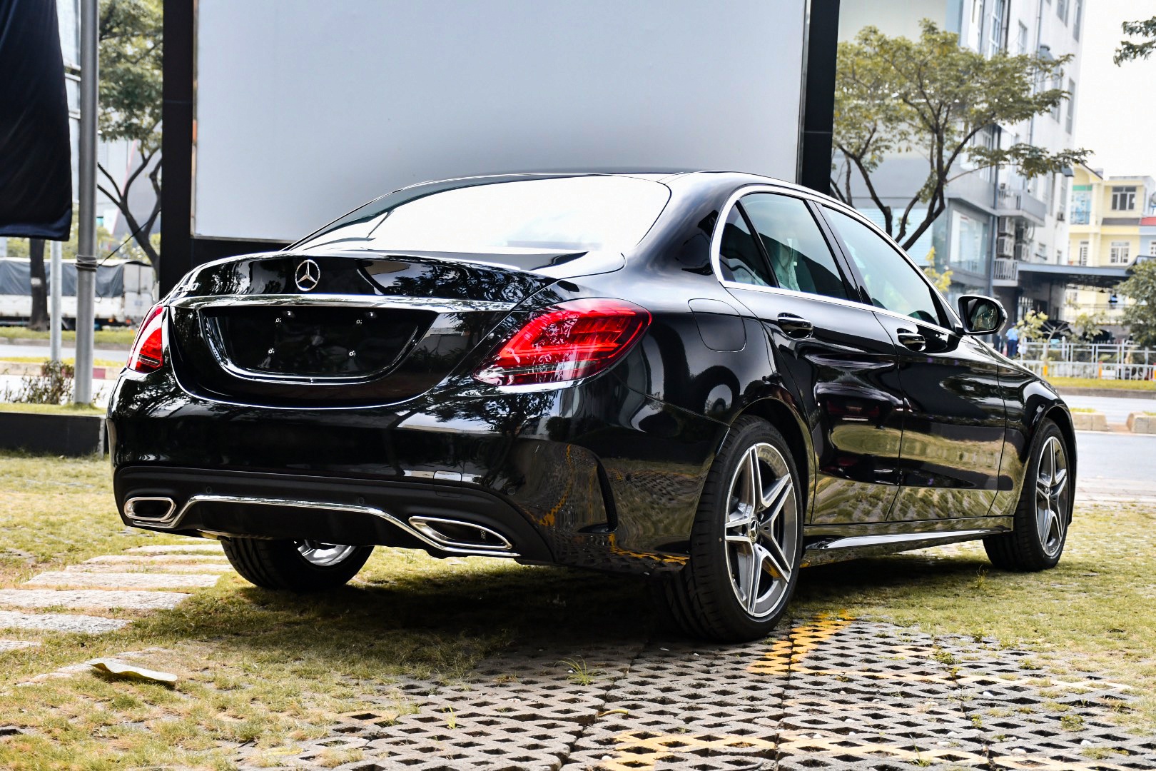 Mercedes-Benz C 180 AMG ra mắt ảnh 4 Mercedes-Benz C 180 AMG ra mat anh 4