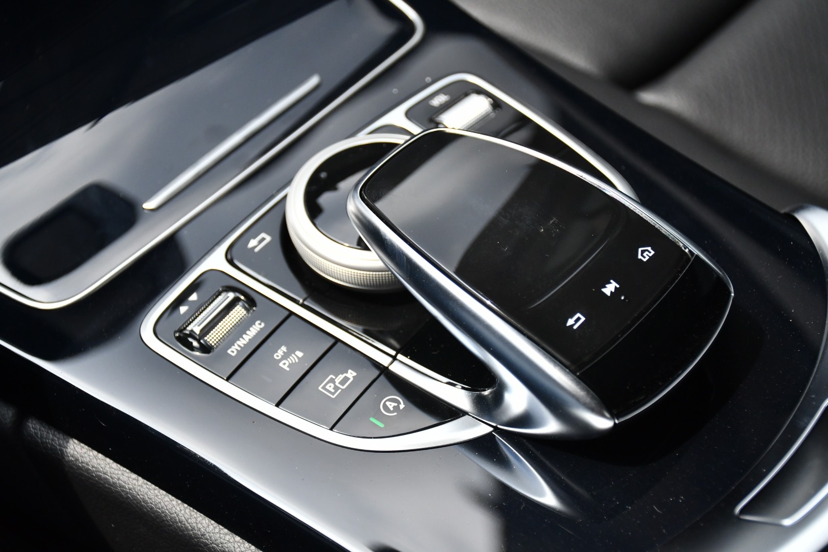 Mercedes-Benz C 180 AMG ra mắt ảnh 12 Mercedes-Benz C 180 AMG ra mat anh 12