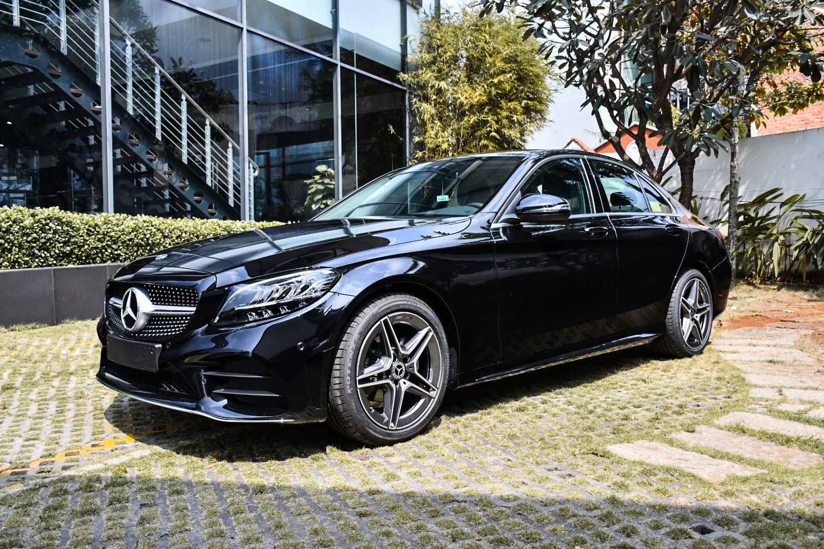 Mercedes-Benz C 180 AMG ra mắt ảnh 3 Mercedes-Benz C 180 AMG ra mat anh 3