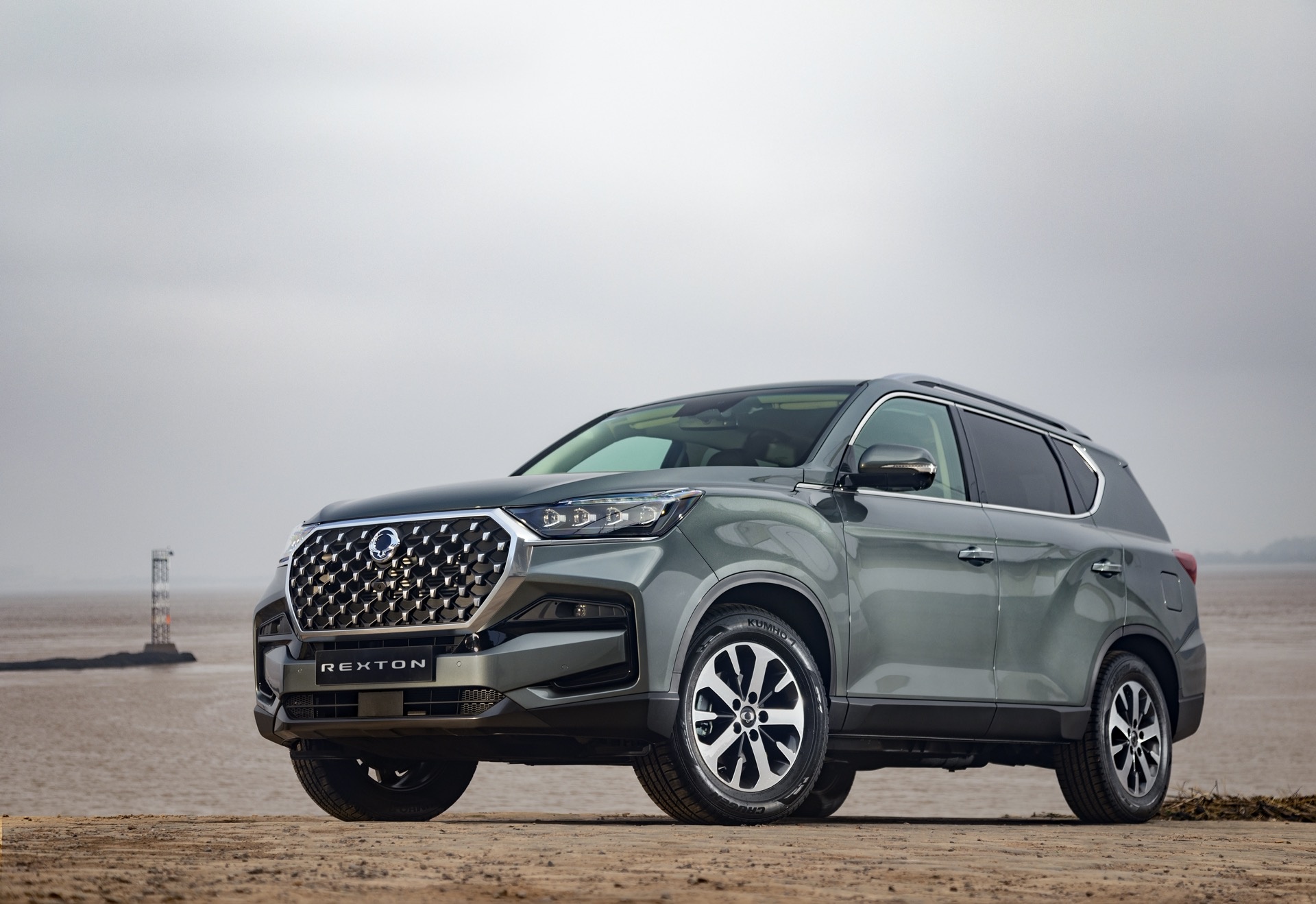 SsangYong Rexton 2021 ra mat anh 9