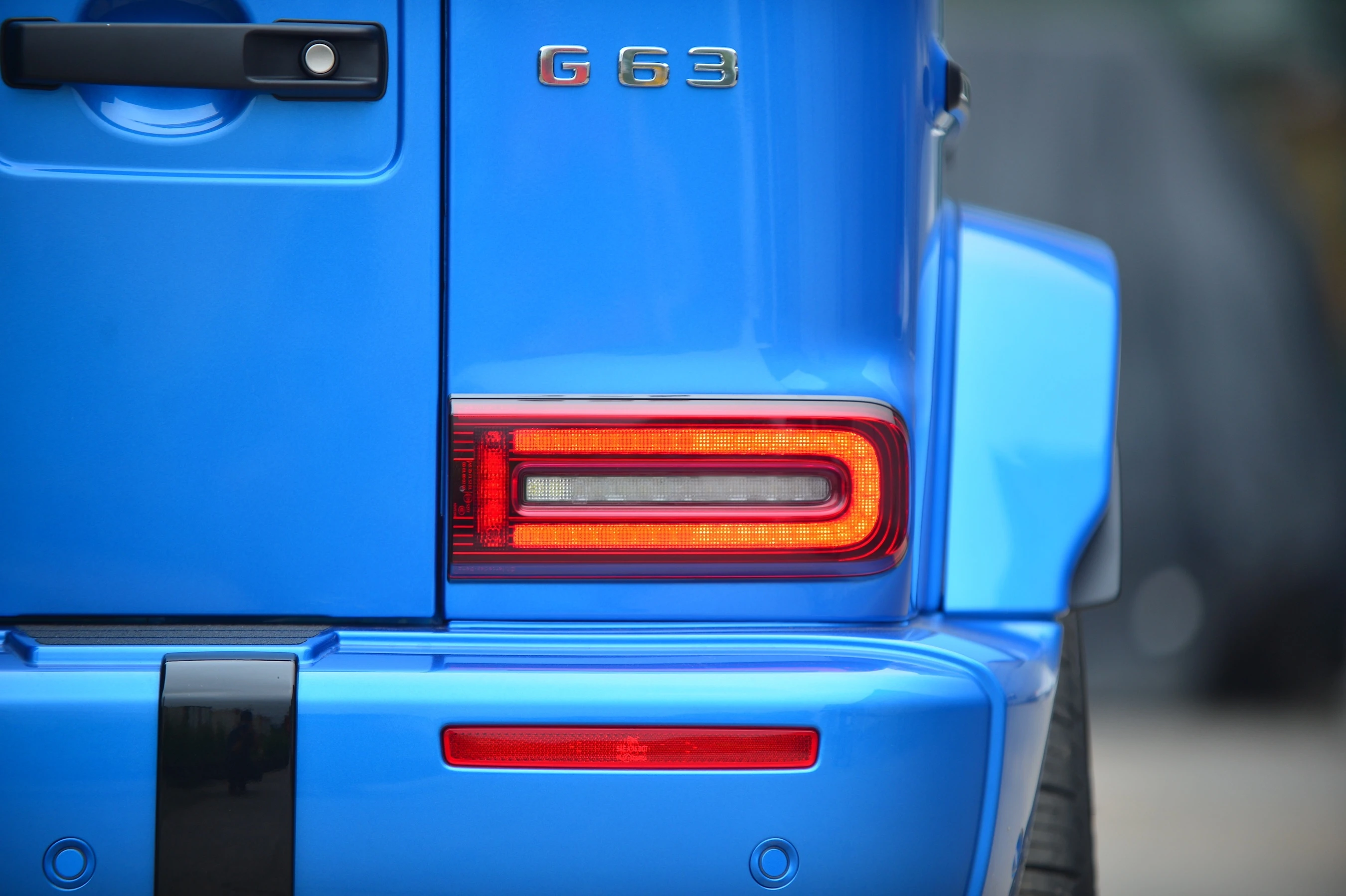 Mercedes-AMG G 63 mau xanh hang doc anh 3