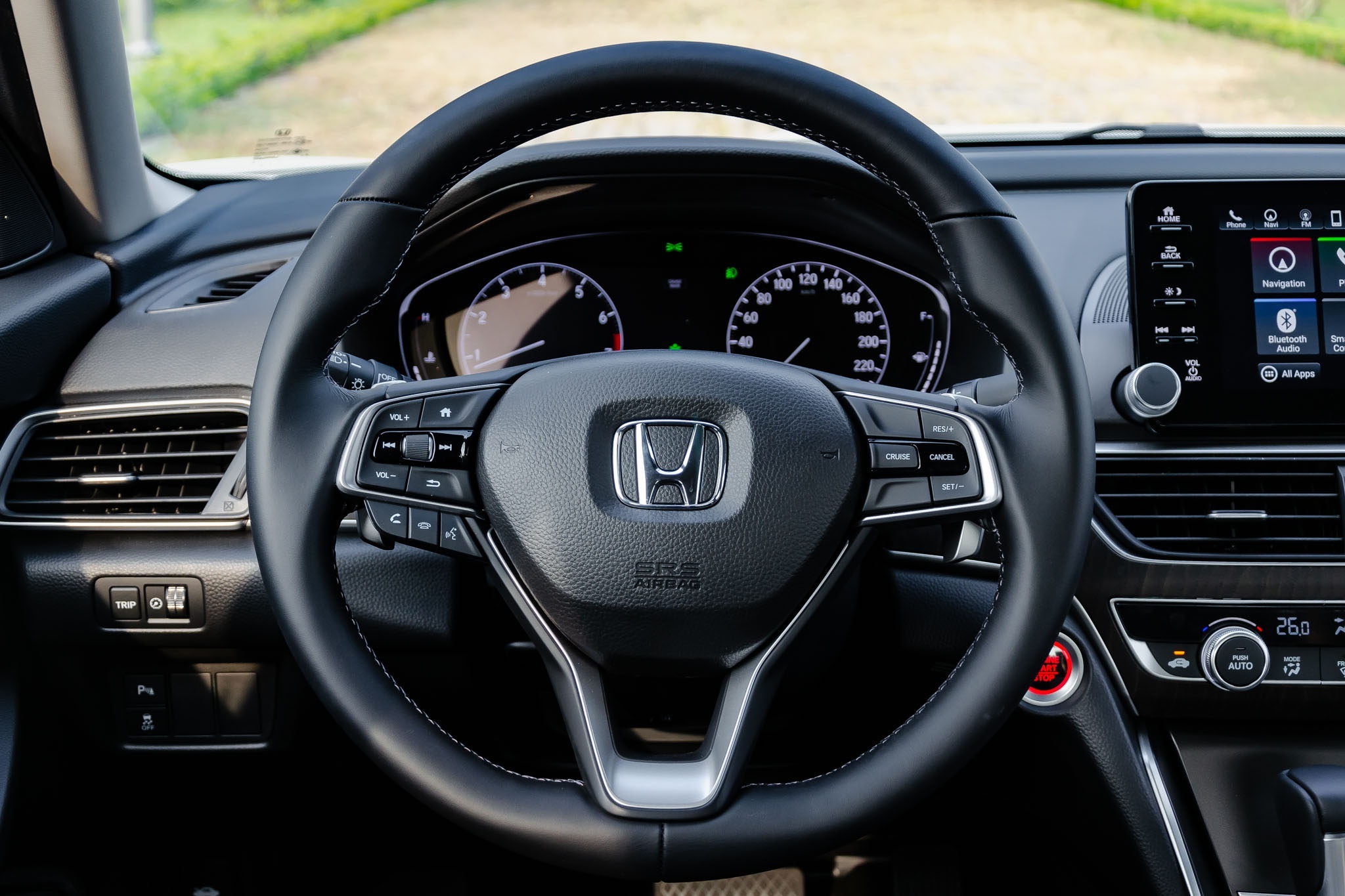 So sánh Mercedes-Benz C 180 AMG và Honda Accord ảnh 19 So sanh Mercedes-Benz C 180 AMG va Honda Accord anh 19