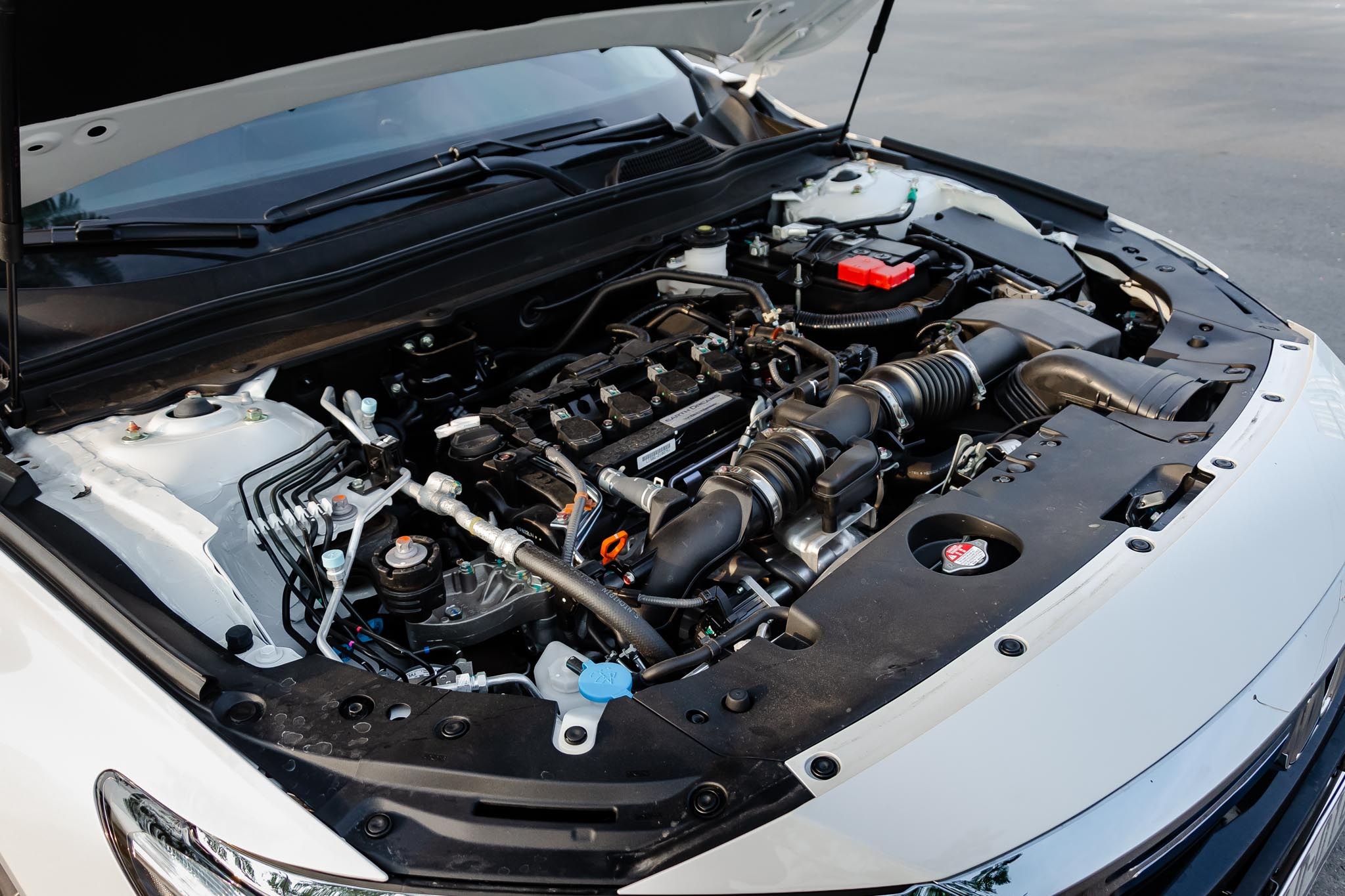 So sánh Mercedes-Benz C 180 AMG và Honda Accord ảnh 17 So sanh Mercedes-Benz C 180 AMG va Honda Accord anh 17