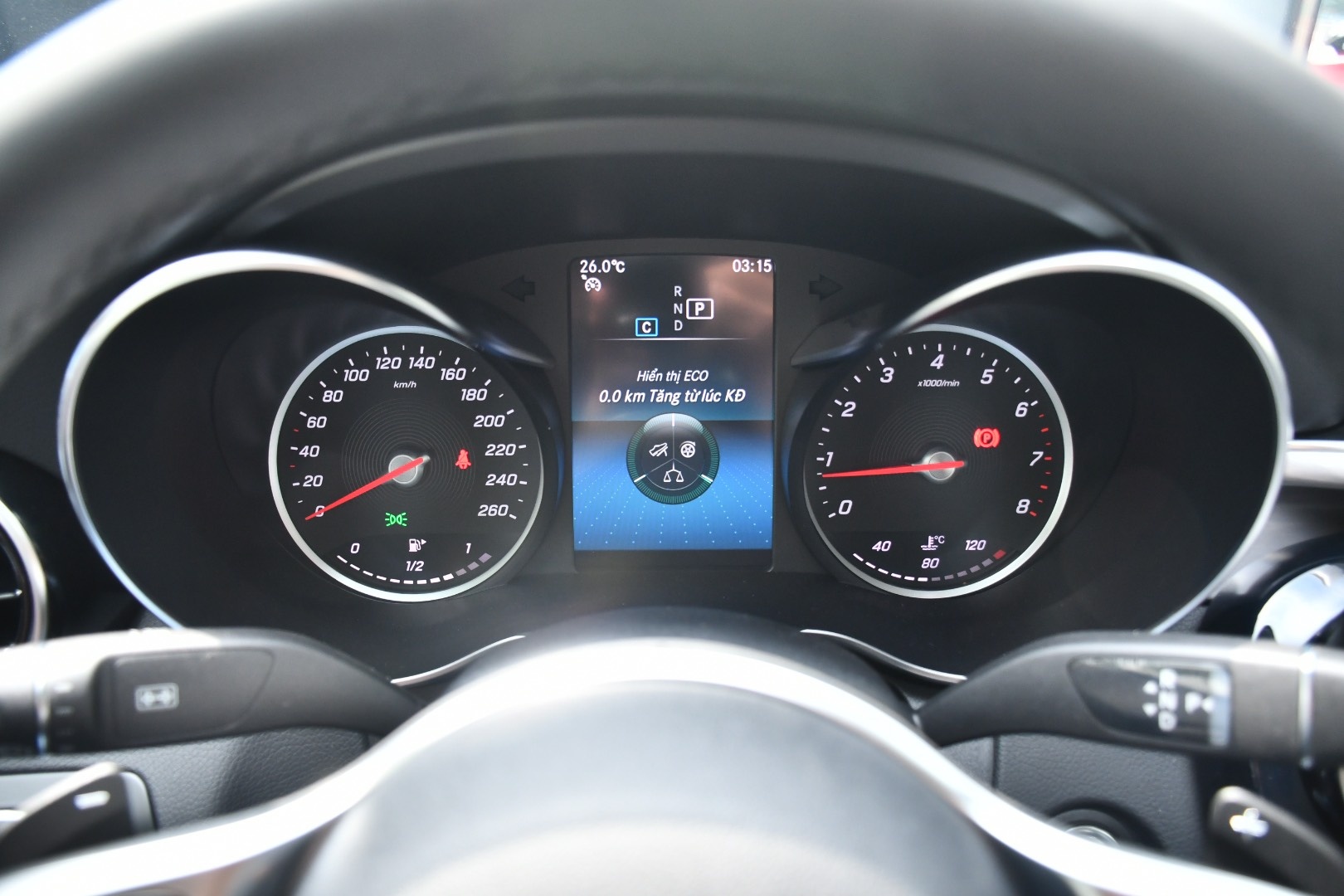 So sánh Mercedes-Benz C 180 AMG và Honda Accord ảnh 14 So sanh Mercedes-Benz C 180 AMG va Honda Accord anh 14