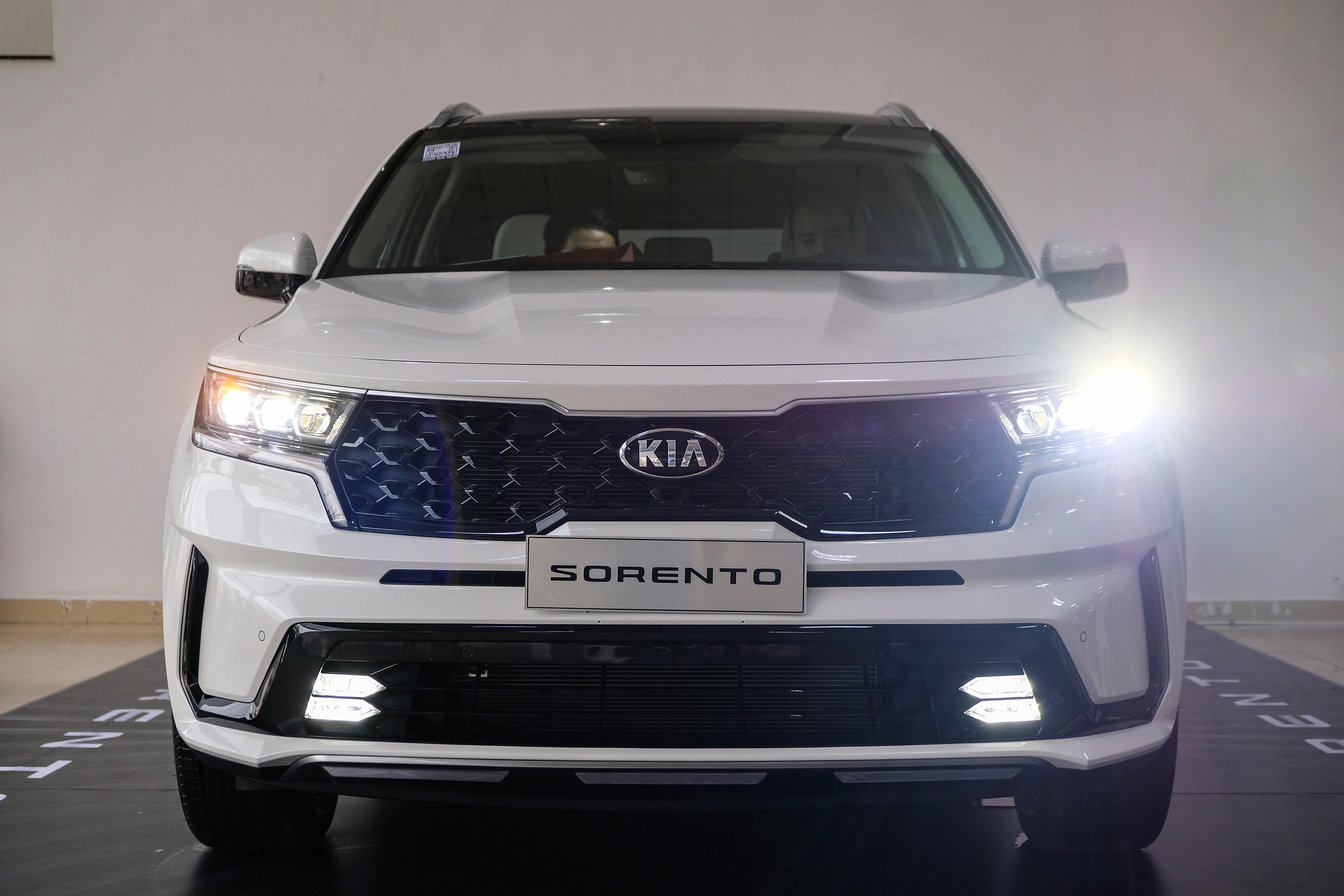 Hyundai Santa Fe tro ve voi vi tri dan dau nhom SUV 7 cho o thang 2 anh 5