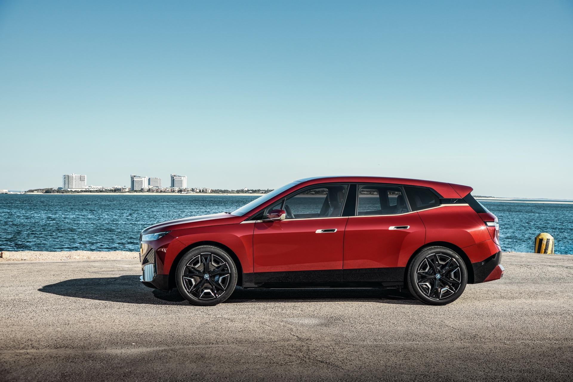 BMW iX 2022 sap duoc ra mat anh 2