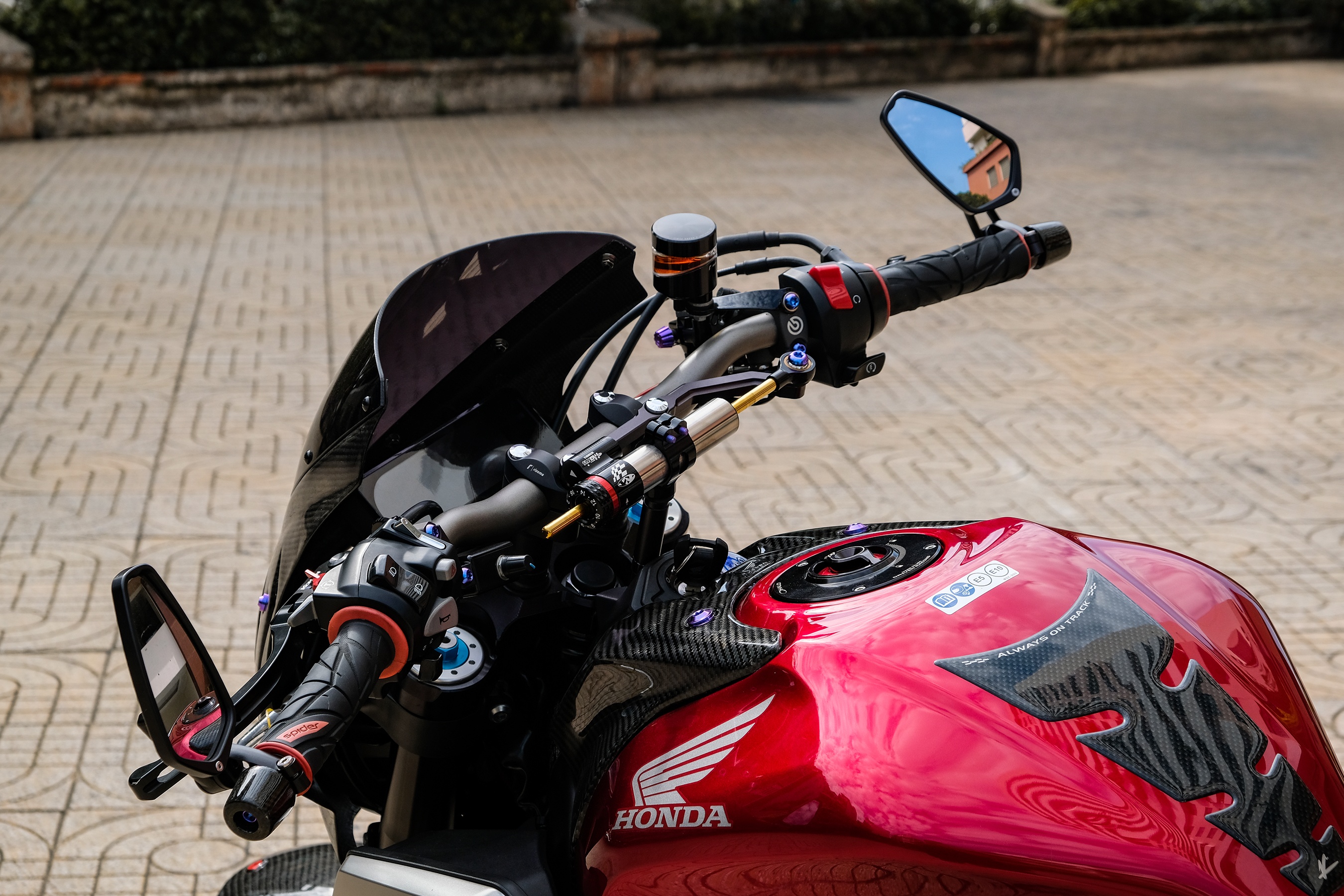 Honda CB650R do 300 trieu tai TP.HCM anh 4