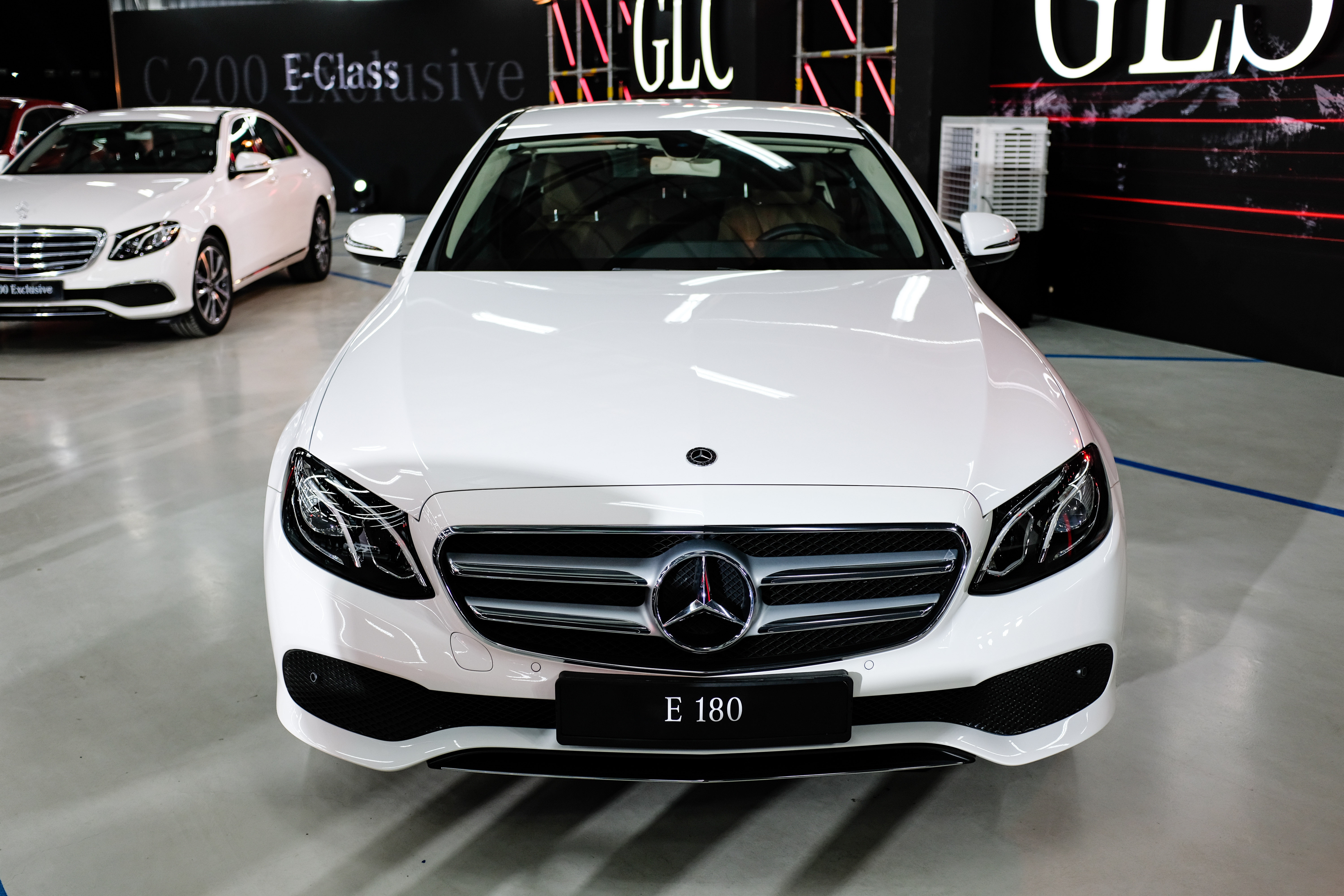 Mercedes-Benz E-Class 2021 khac biet gi voi doi cu anh 12