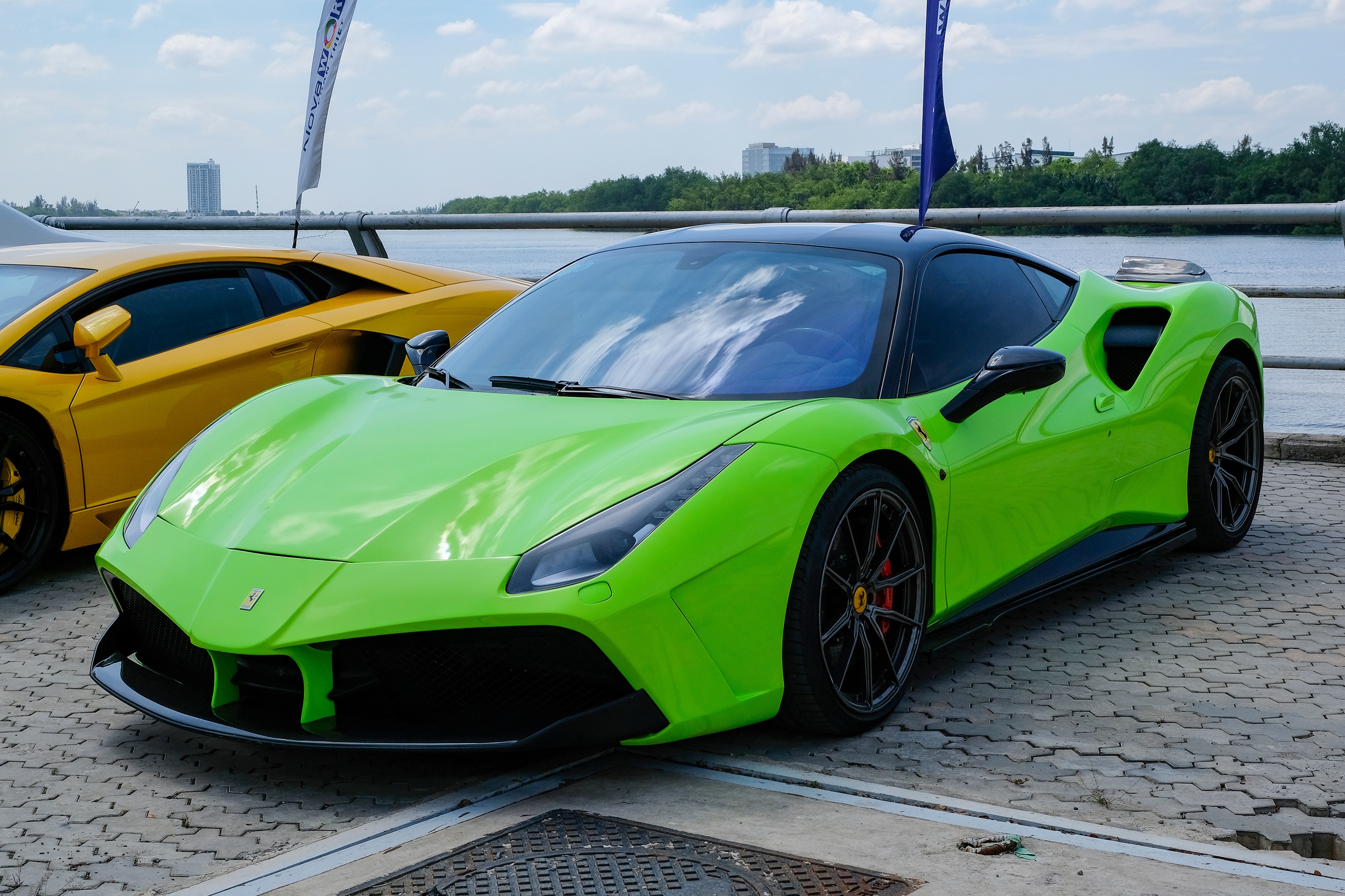 Ferrari 488 GTB do SVR doi mau moi anh 4
