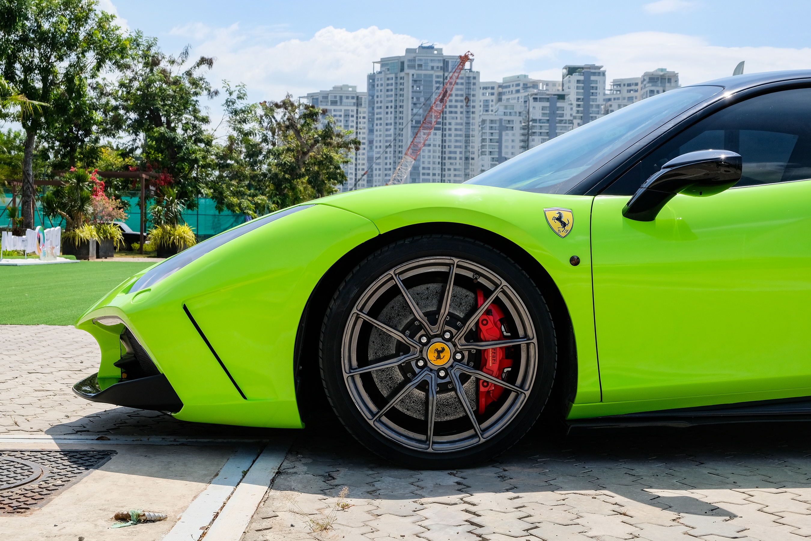 Ferrari 488 GTB do SVR doi mau moi anh 7