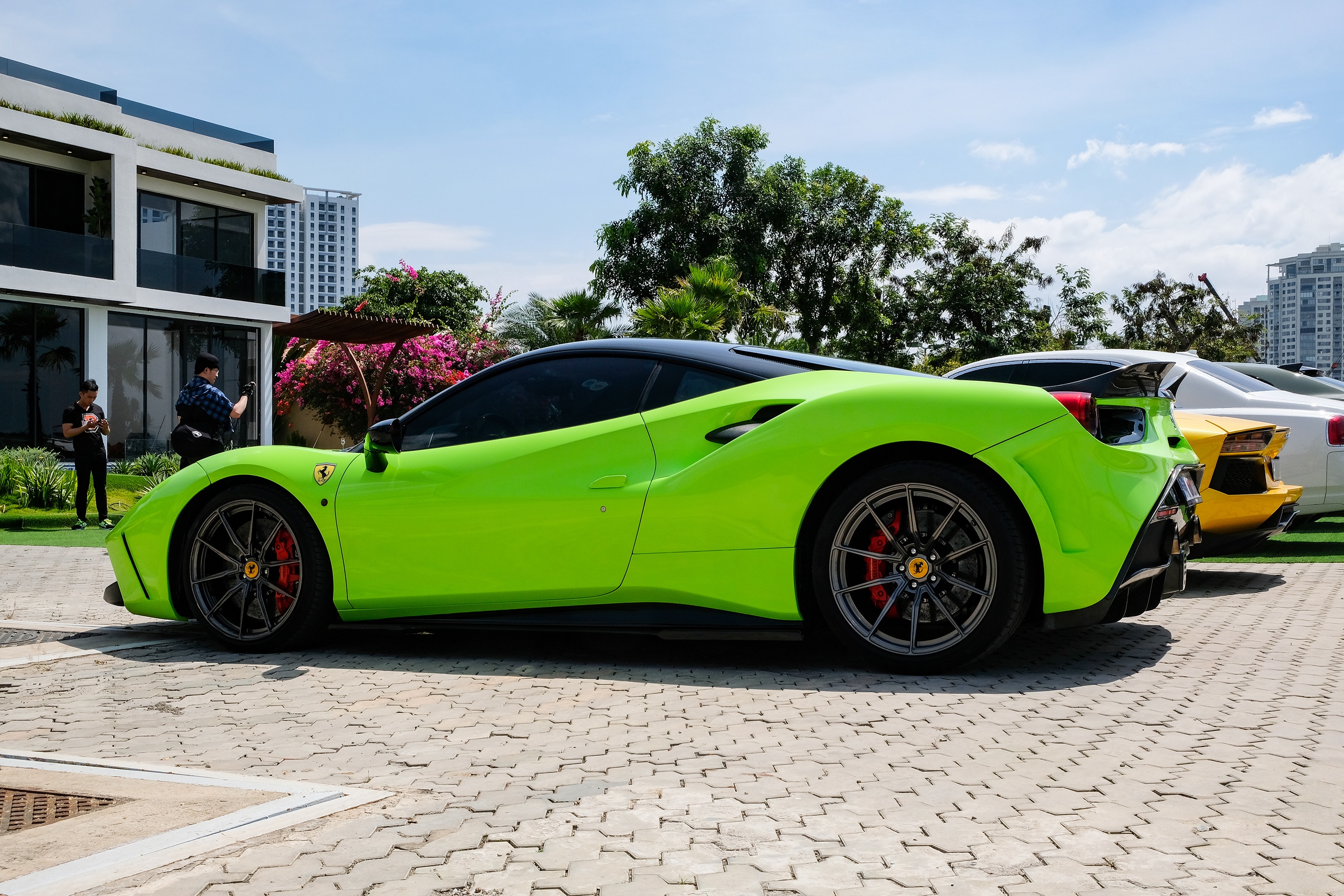 Ferrari noi bat tai Viet Nam anh 6