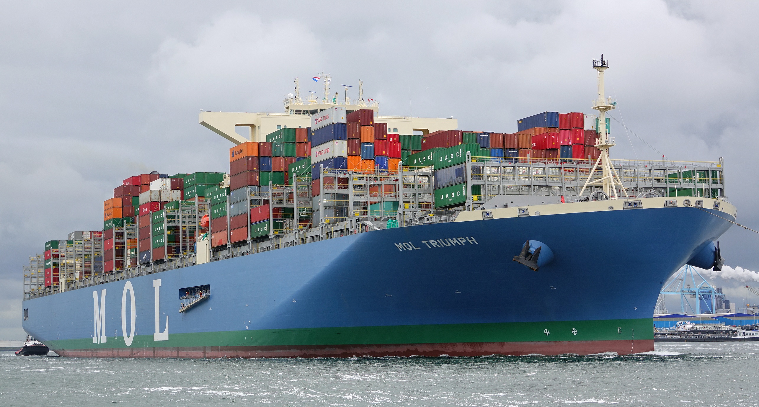 Nhung chiec tau lon nhat the gioi anh 7