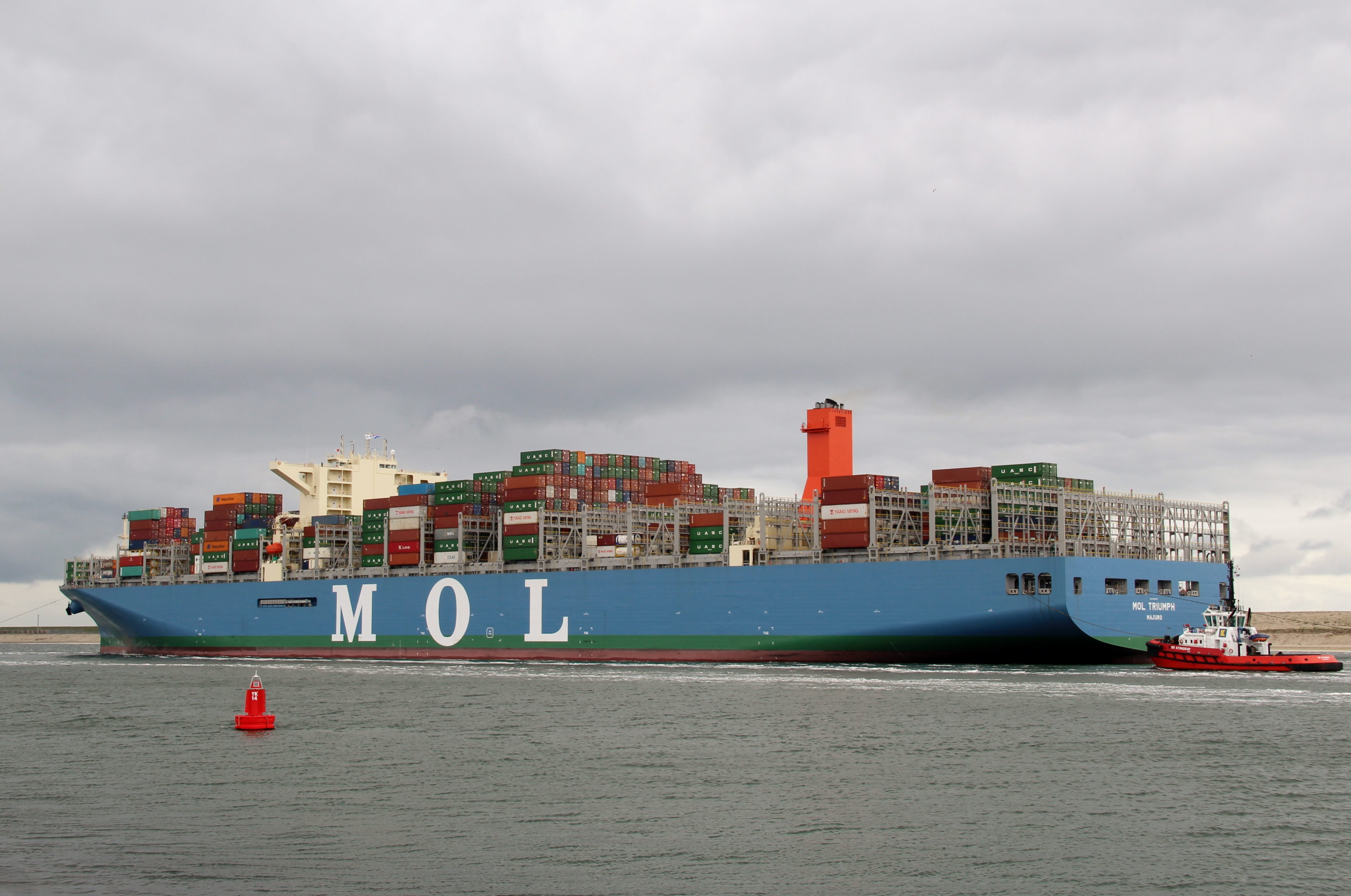 Nhung chiec tau lon nhat the gioi anh 8