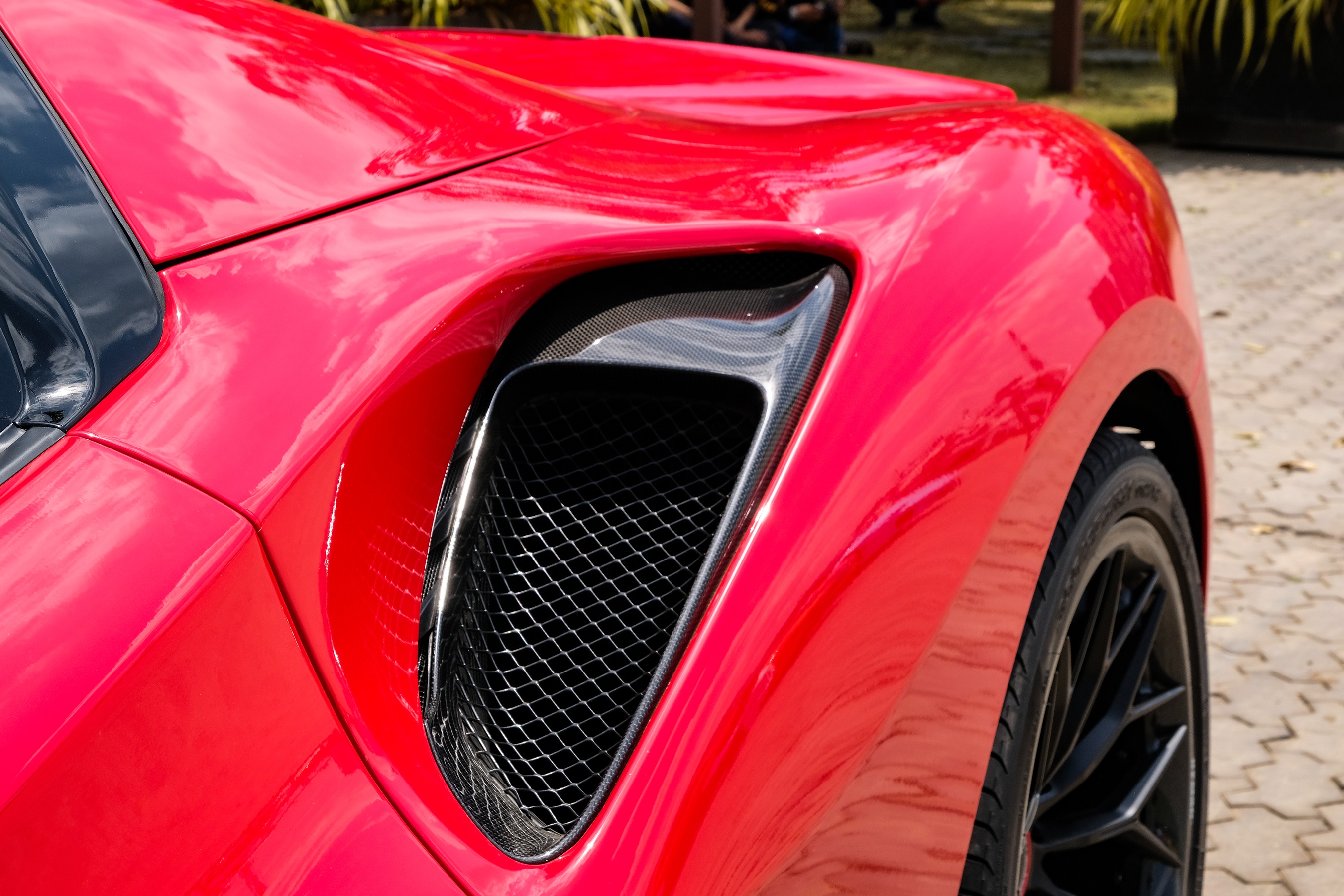 Ferrari 488 Pista Spider cua dai gia Hoang Kim Khanh anh 7