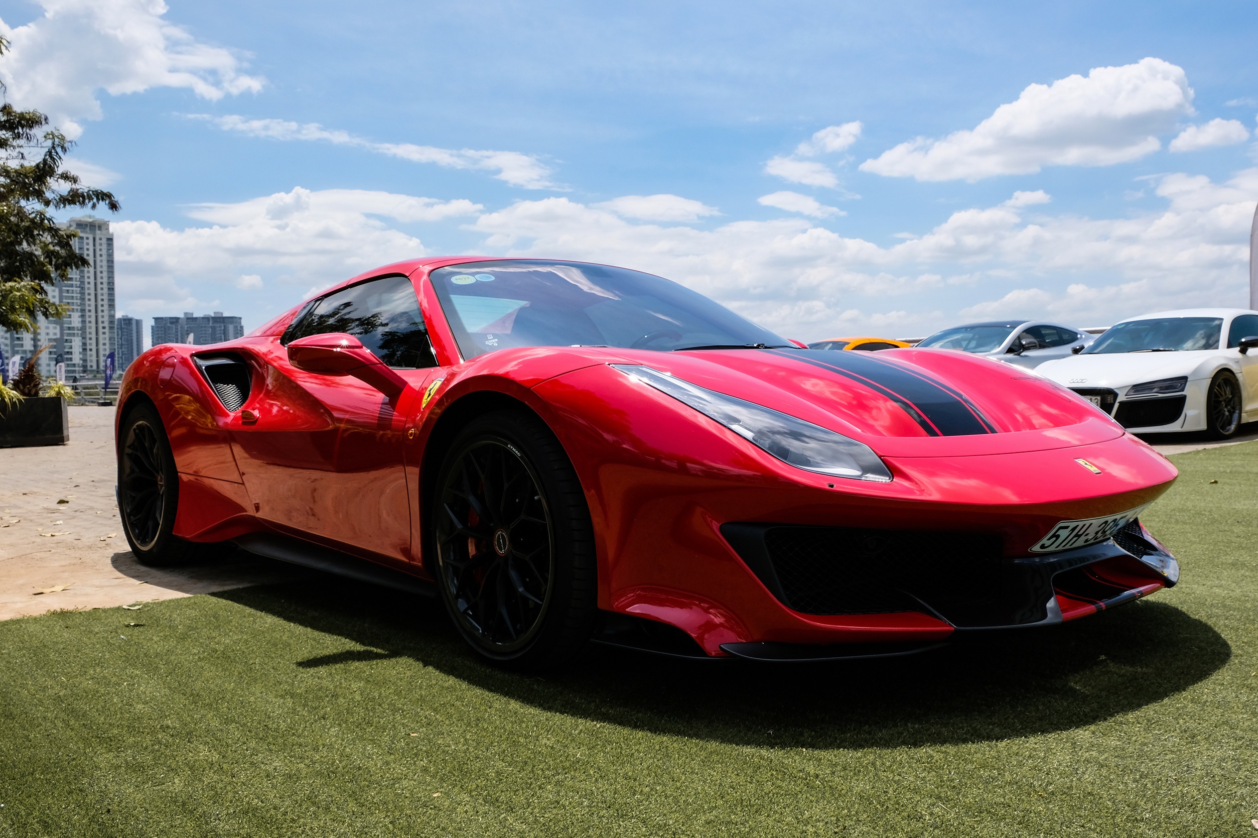 Ferrari 488 Pista Spider cua dai gia Hoang Kim Khanh anh 1
