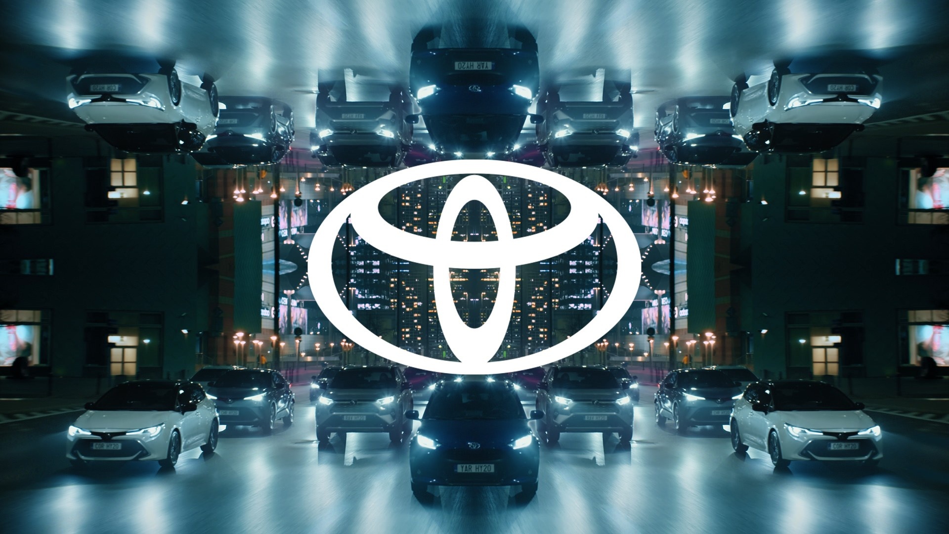 Hang xe o at thay logo hinh anh