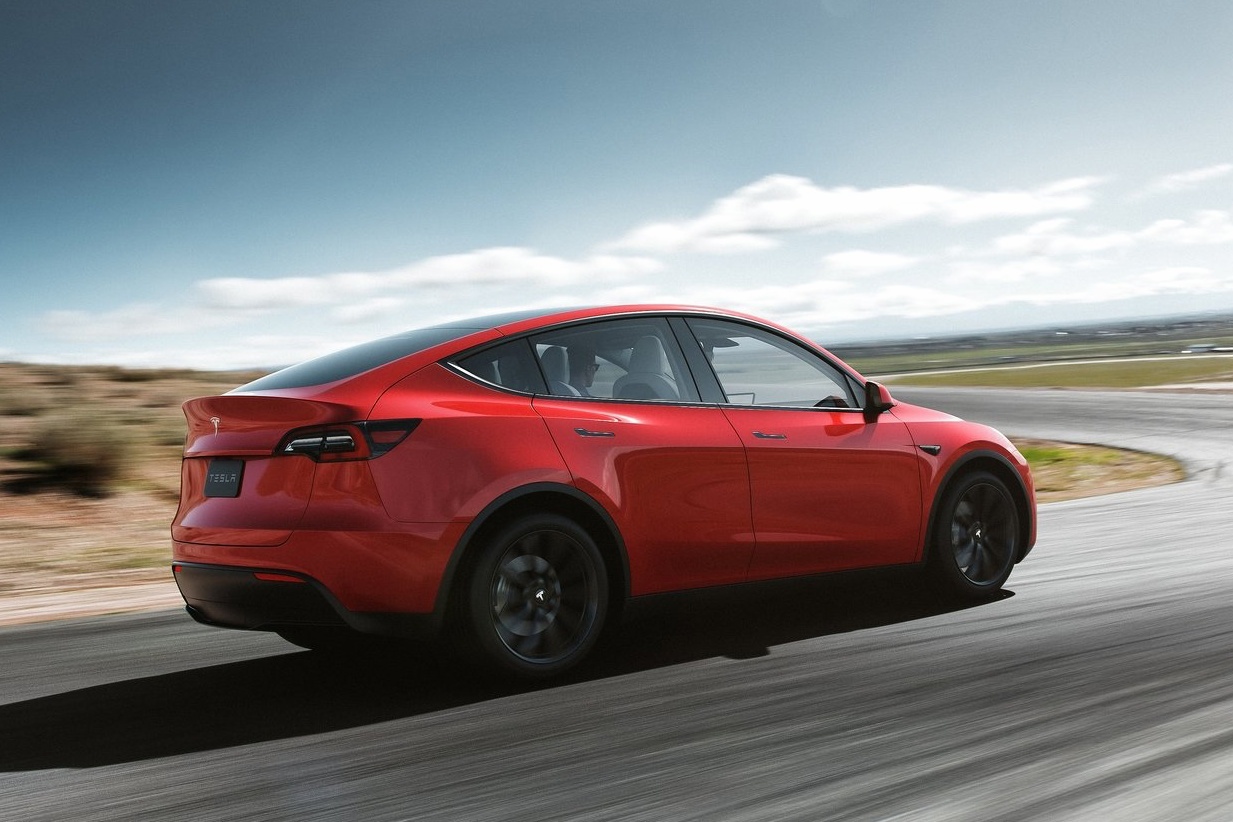 VinFast VF e35 se canh tranh voi mau xe nao cua Tesla? anh 12