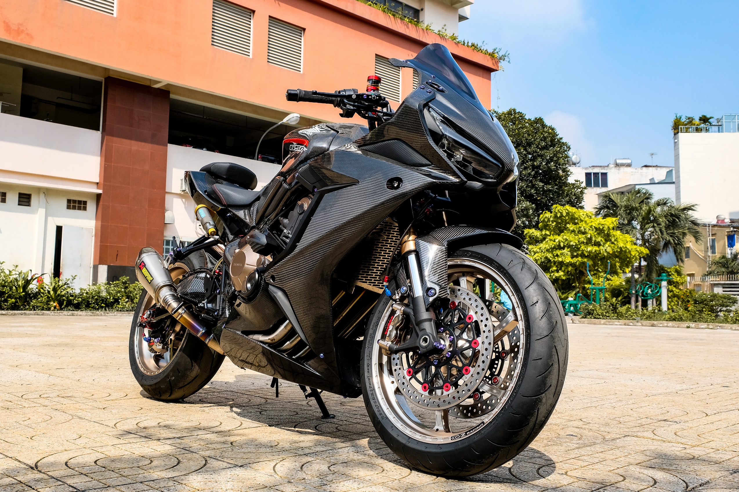 Honda CBR650R doi 2021 ham ho voi goi do carbon tai TP.HCM hinh anh