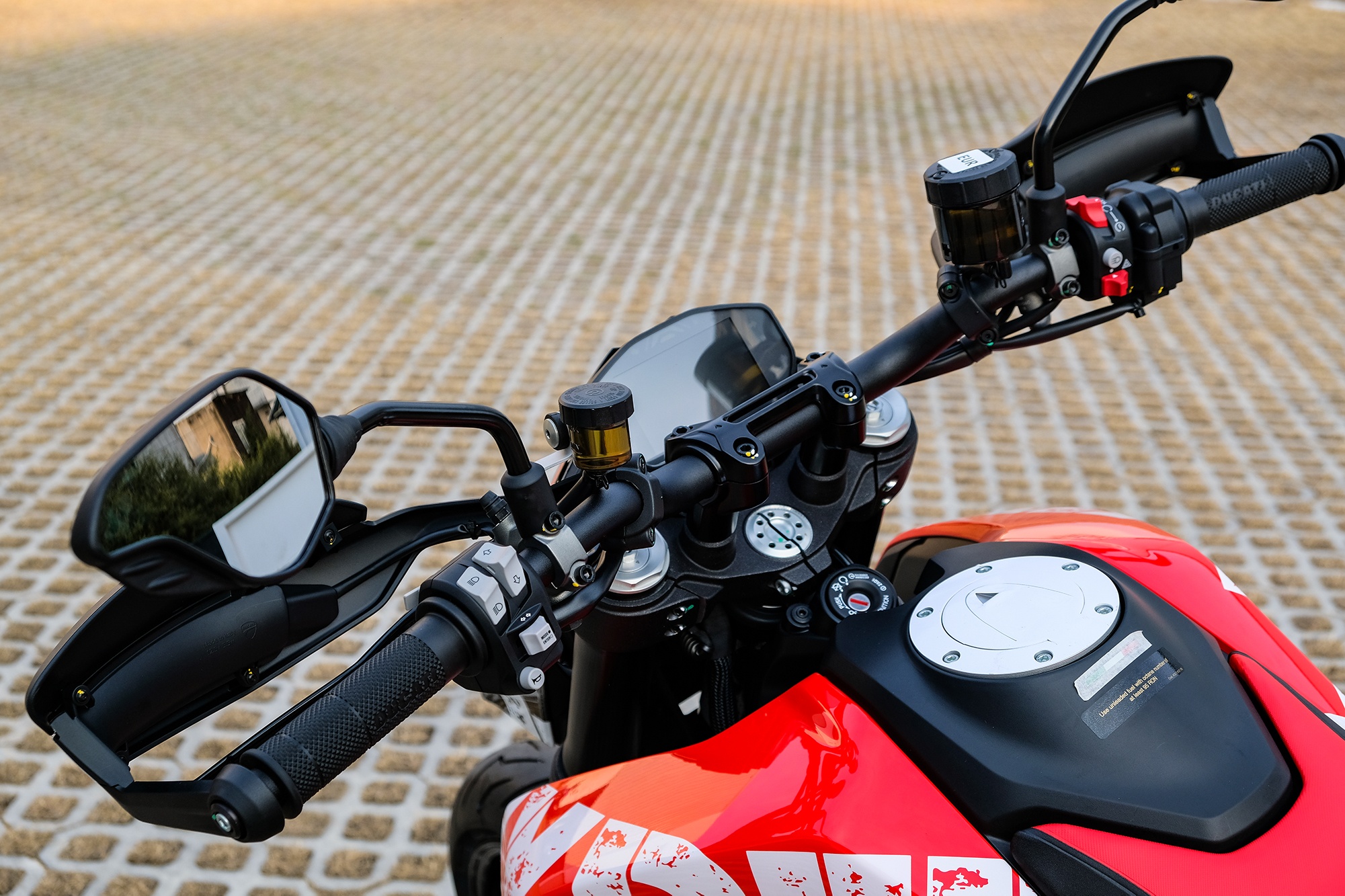 Ducati Hypermotard 950 RVE tai Viet Nam anh 9