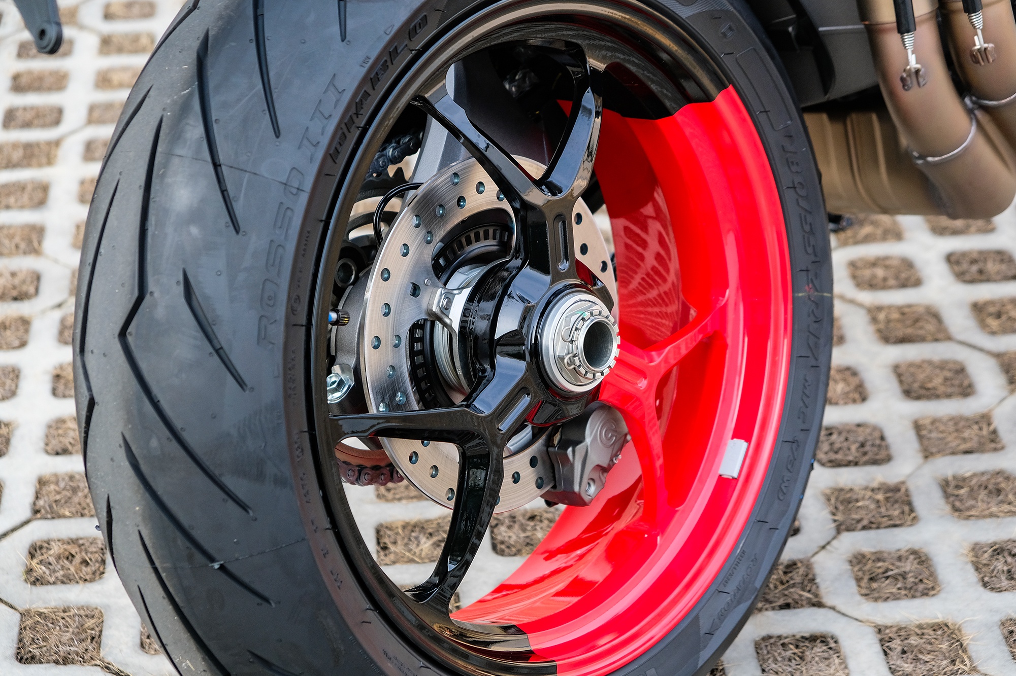 Ducati Hypermotard 950 RVE tai Viet Nam anh 5