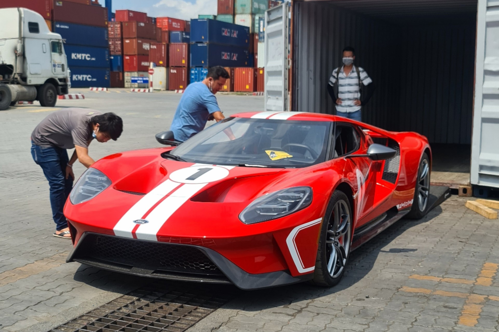 Ford GT thứ 2 về Việt Nam ảnh 1 Ford GT thu 2 ve Viet Nam anh 1