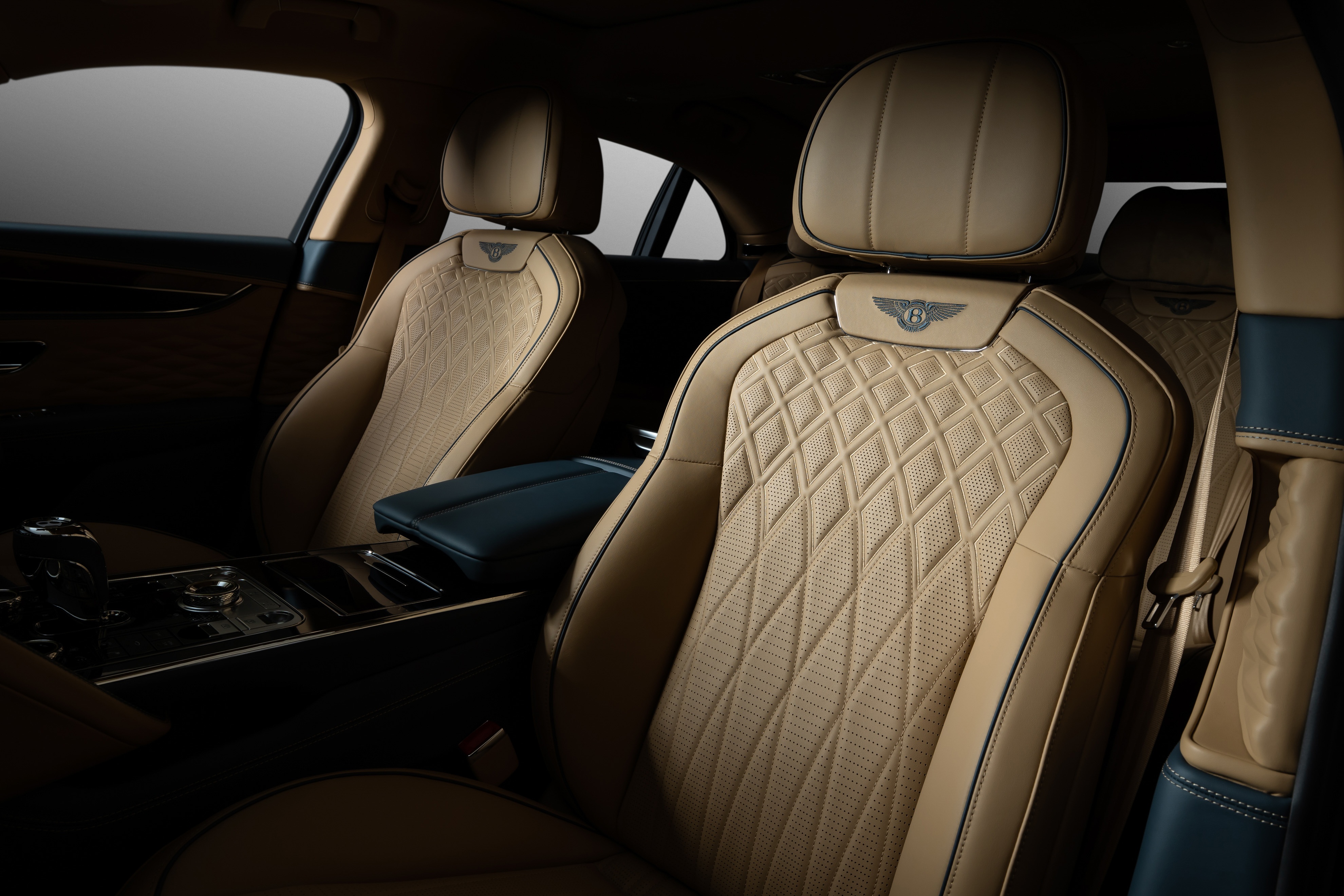 Bentley Flying Spur V8 2021 ra mắt Malaysia ảnh 10 Bentley Flying Spur V8 2021 ra mat Malaysia anh 10