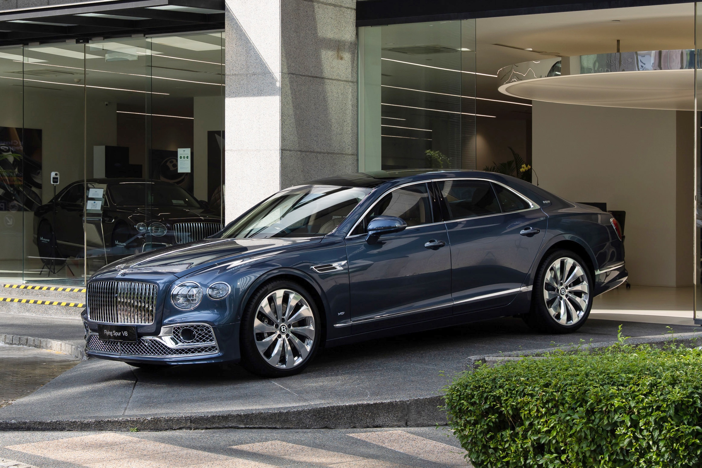 Bentley Flying Spur V8 2021 ra mắt Malaysia ảnh 2 Bentley Flying Spur V8 2021 ra mat Malaysia anh 2