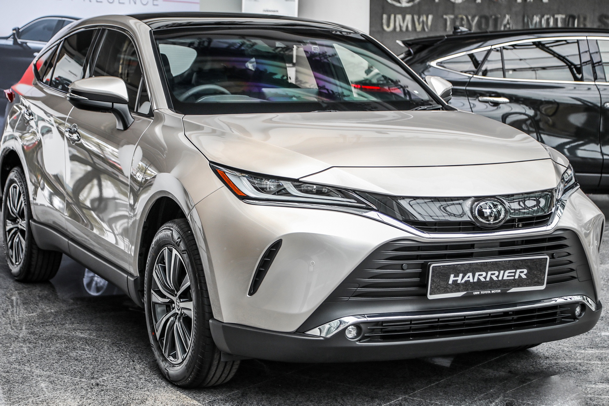 Chi tiet Toyota Venza 2021 tai Malaysia hinh anh