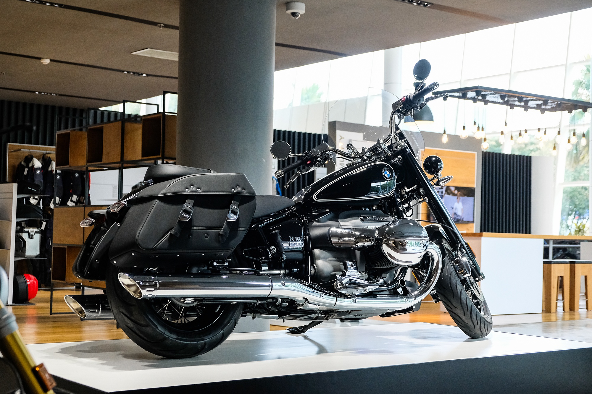 Chi tiet BMW R 18 Classic tai Viet Nam anh 2