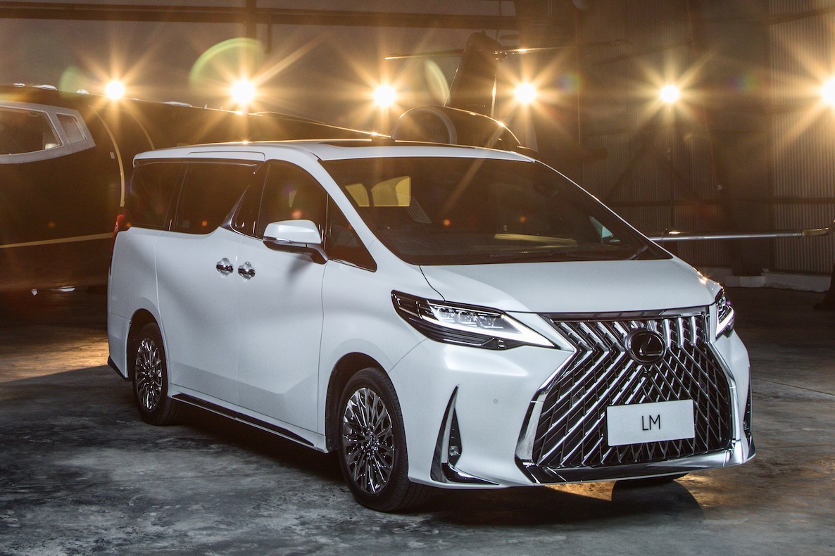 Lexus LM 350 duoc ra mat tai Malaysia, gia hon 278.000 USD hinh anh