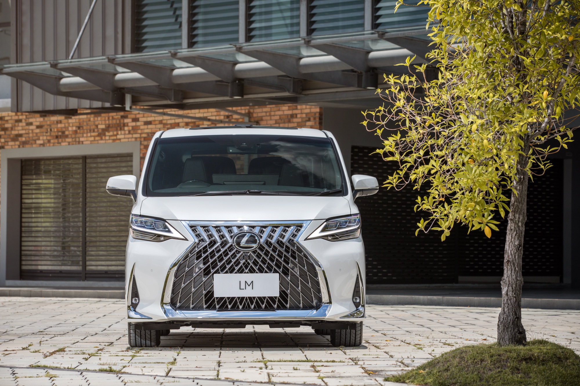 Lexus LM 350 được ra mắt tại Malaysia ảnh 2 Lexus LM 350 duoc ra mat tai Malaysia anh 2