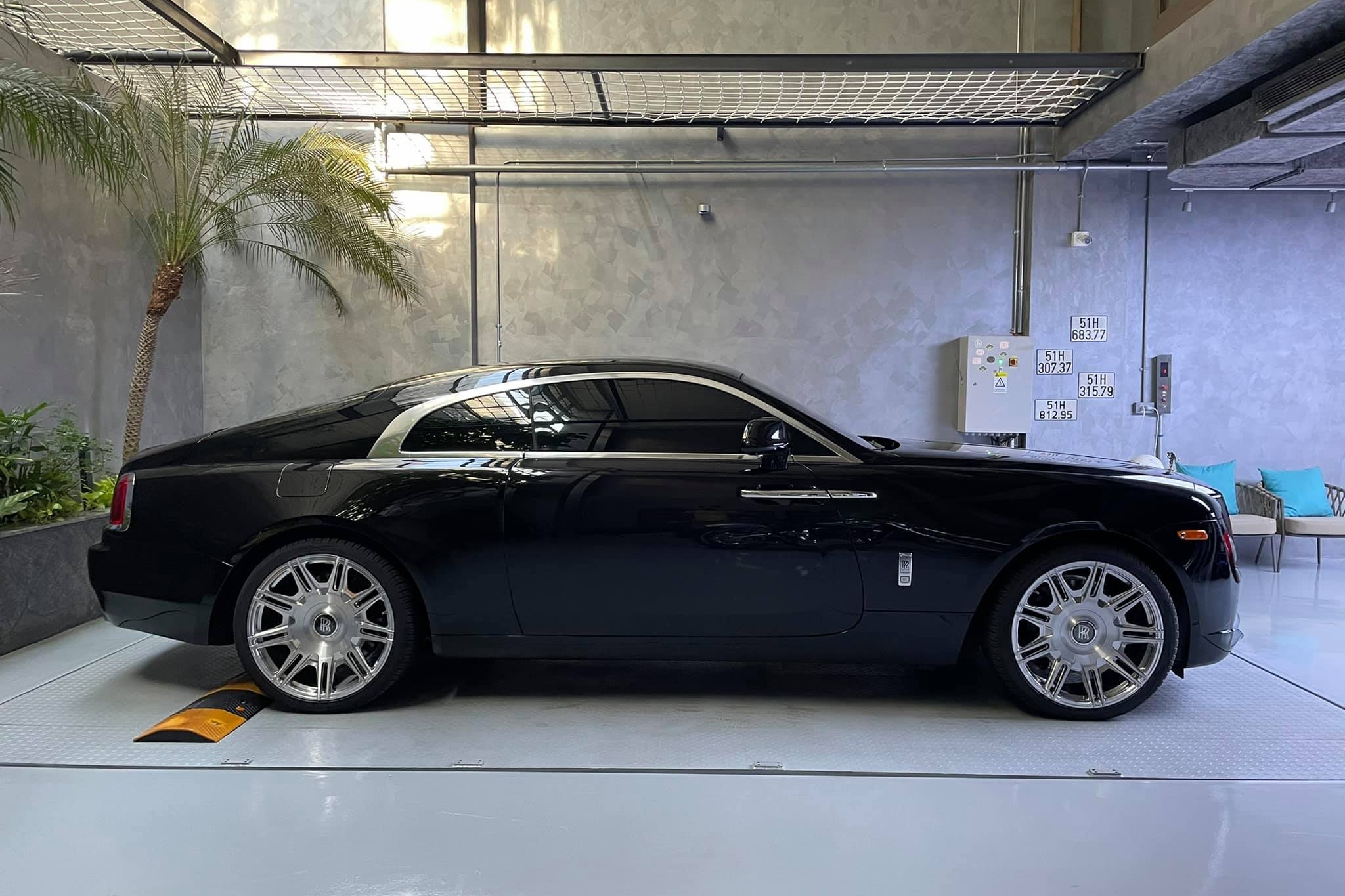 Nguyen Quoc Cuong da mua nhung xe gi trong mot nam qua? anh 11