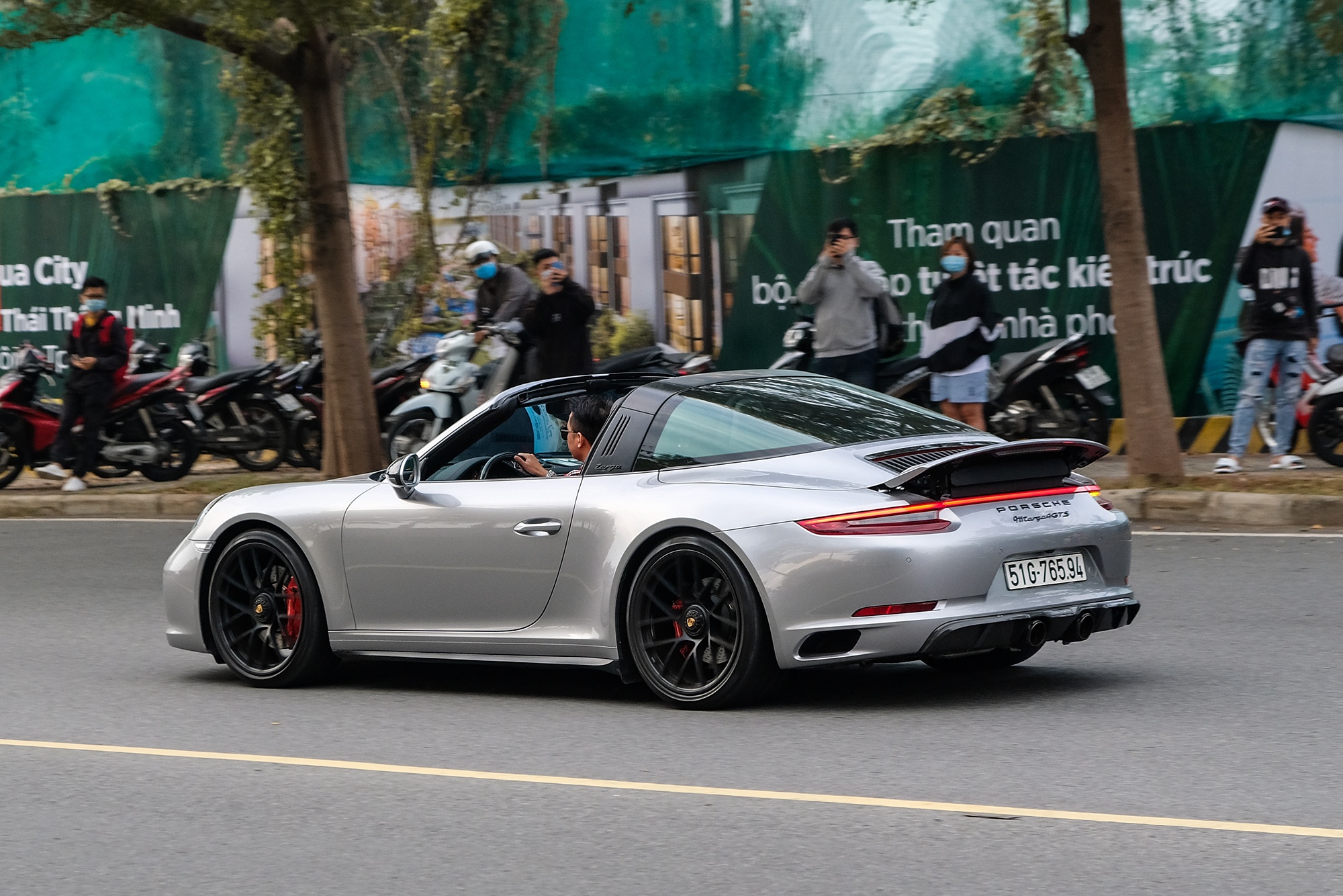 Lan dau toi tham gia hanh trinh sieu xe anh 4