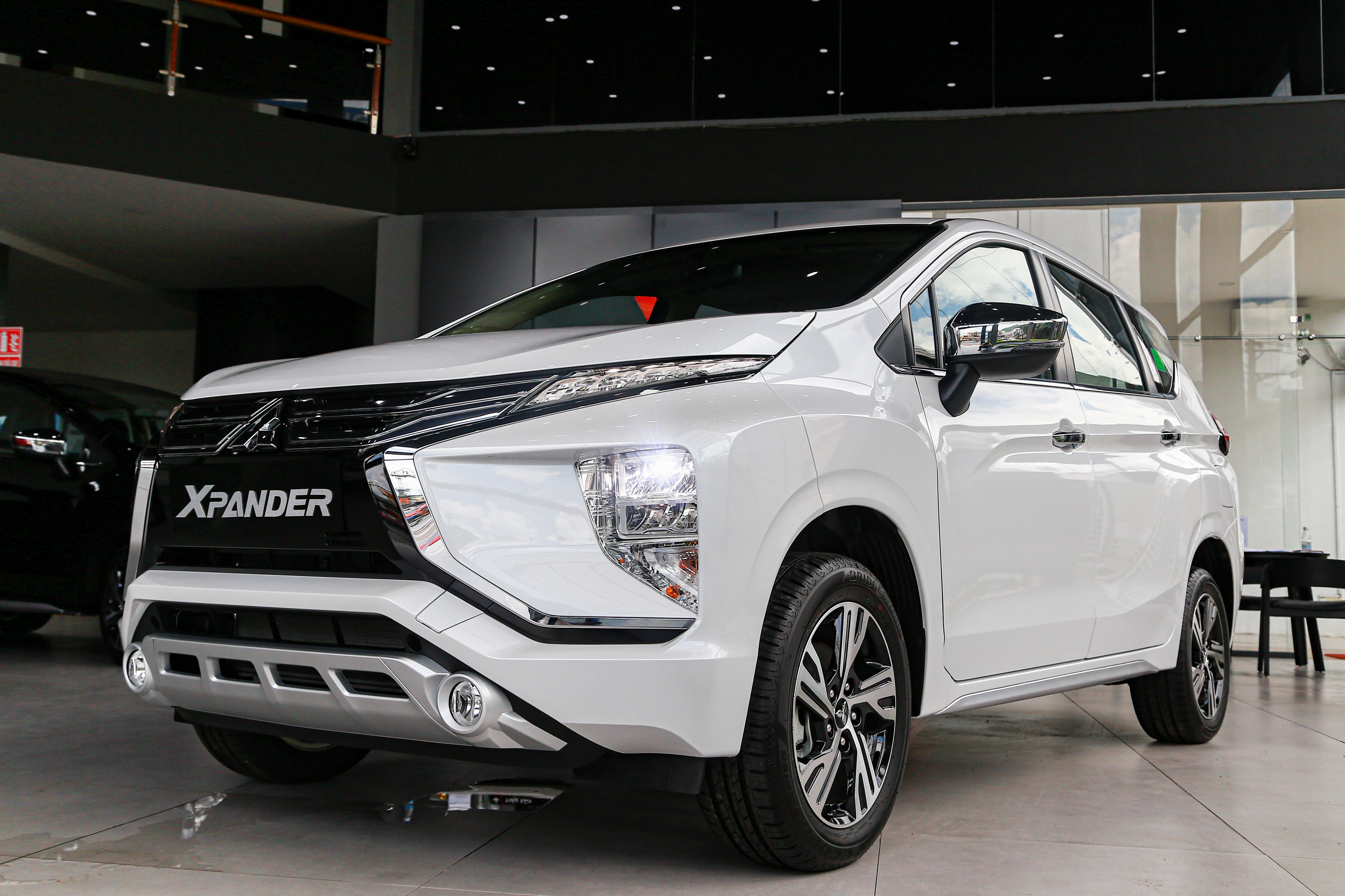 Xe 7 cho tam gia 600 trieu, chon Mitsubishi Xpander hay Suzuki XL7? hinh anh