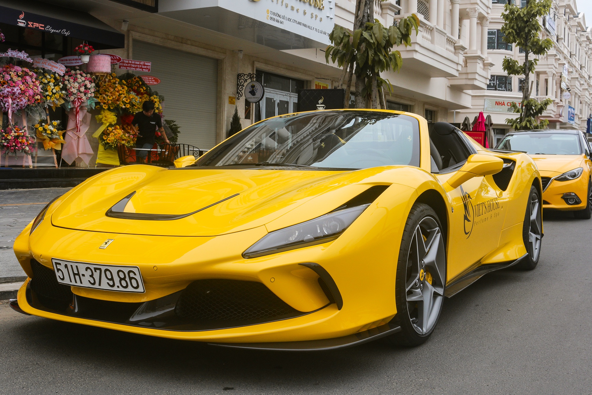 Ferrari F8 Spider dau tien Viet Nam duoc nang cap anh 5