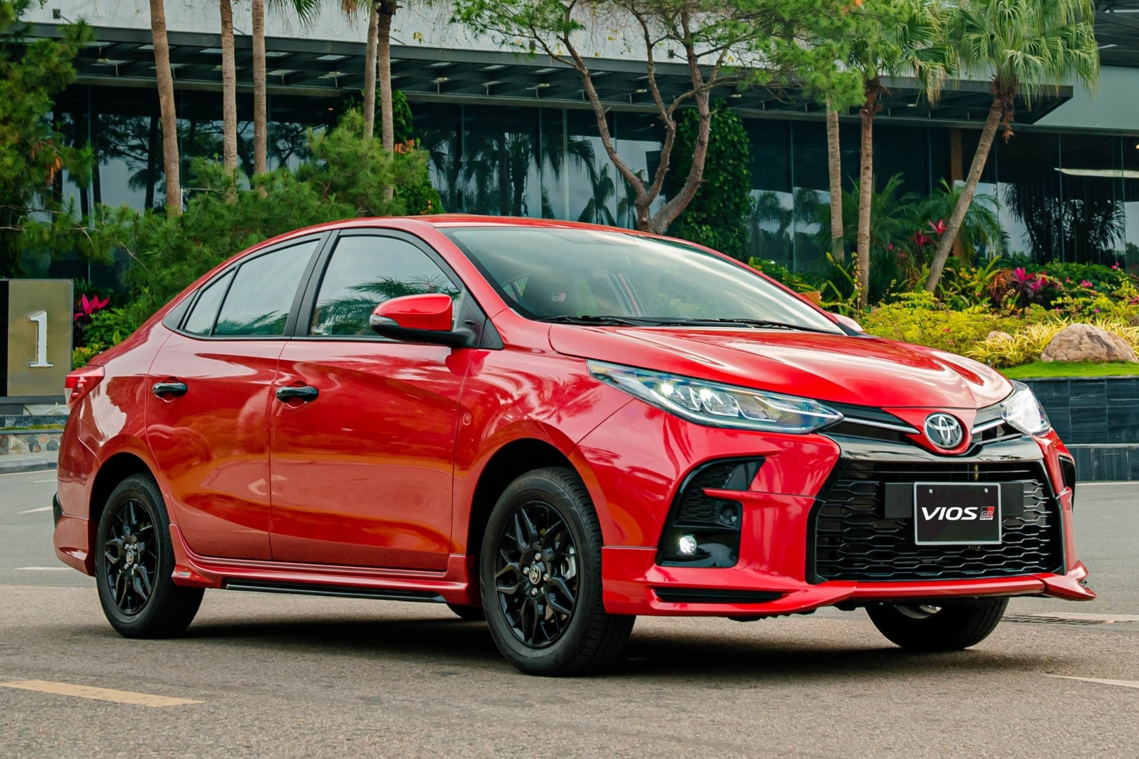 Nhung mau xe the thao 'binh dan' co gia duoi 1 ty dong hinh anh