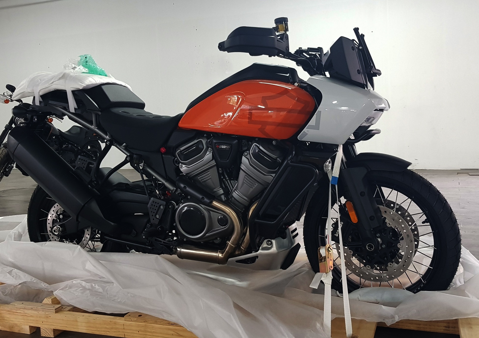 Harley-Davidson Pan America 1250 xuat hien o Viet Nam hinh anh