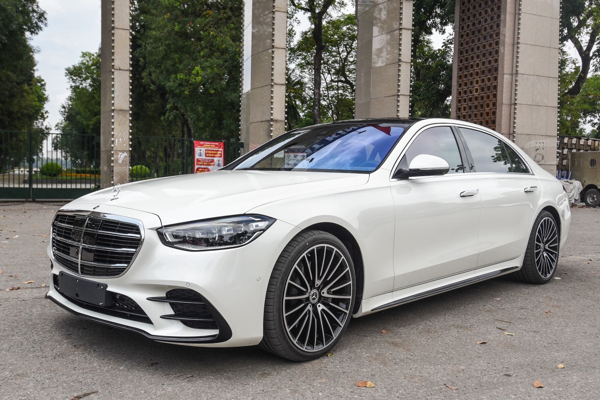 Mercedes-Benz S 500 2021 dau tien Viet Nam anh 1
