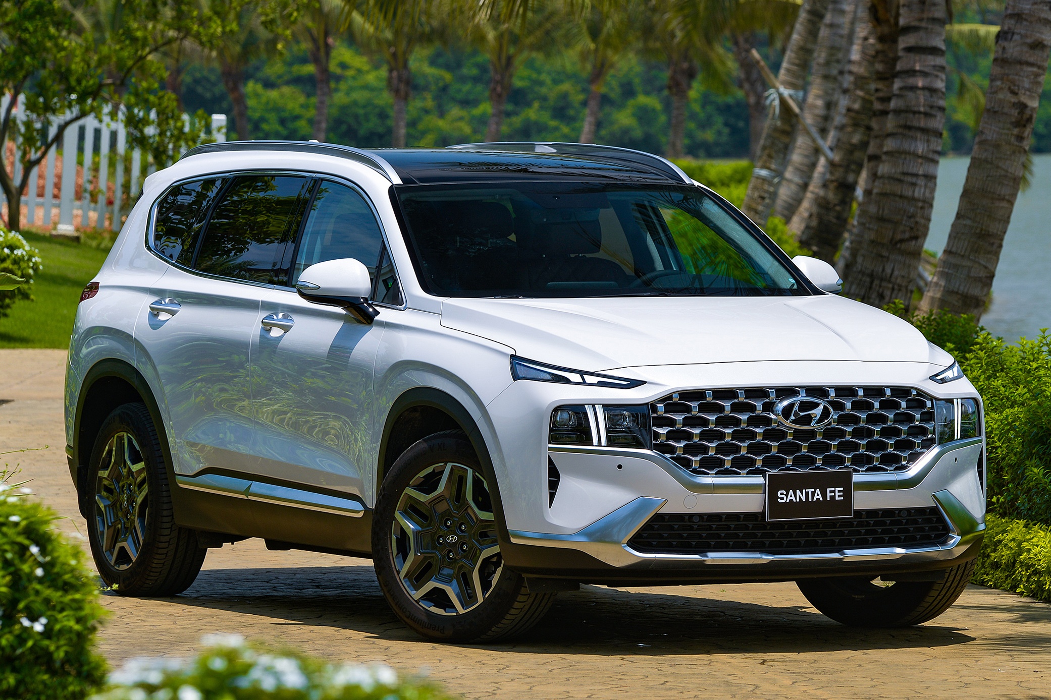 So sánh Hyundai Santa Fe và Toyota Fortuner ảnh 2 So sanh Hyundai Santa Fe va Toyota Fortuner anh 2