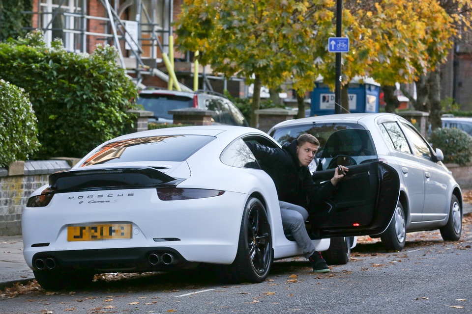 Dan xe cua cau thu Juventus anh 2