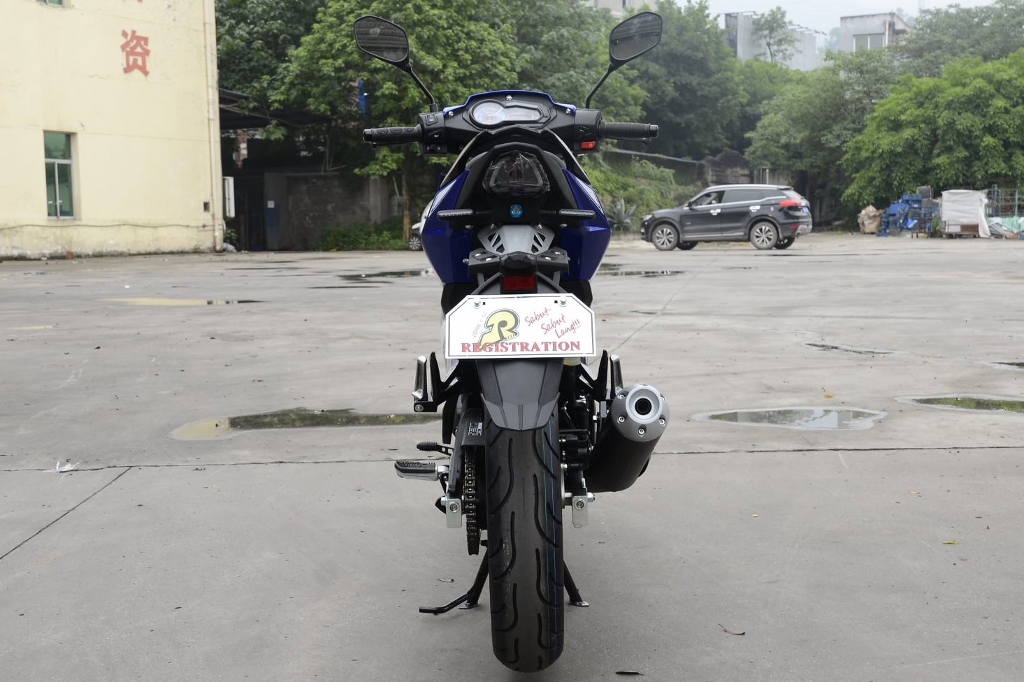 Xe con tay Trung Quoc canh tranh Exciter anh 9