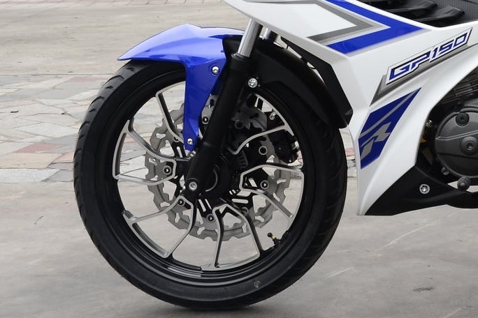 Xe con tay Trung Quoc canh tranh Exciter anh 7