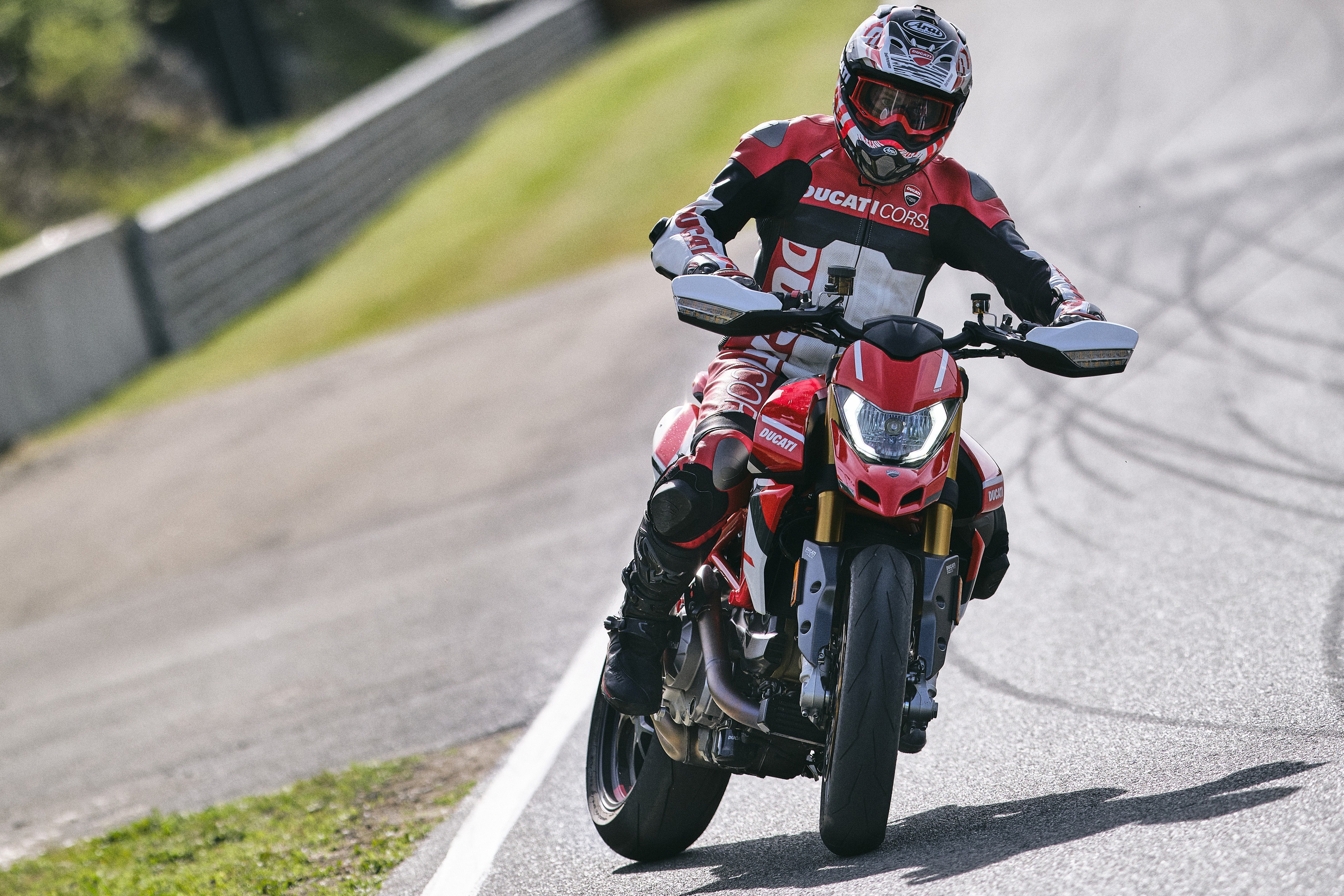 Ducati Hypermotard 950 2022 ra mắt ảnh 10 Ducati Hypermotard 950 2022 ra mat anh 10