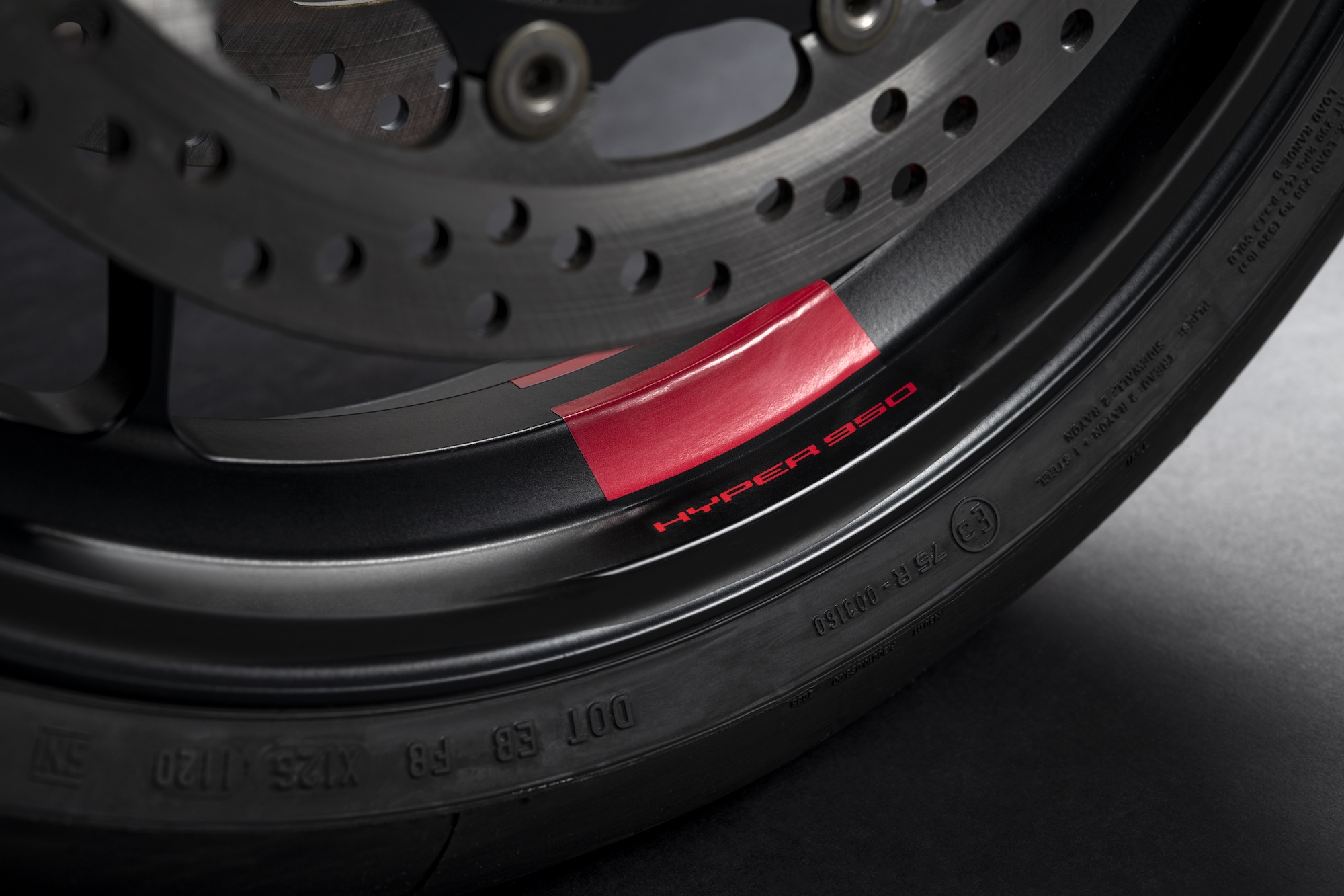 Ducati Hypermotard 950 2022 ra mắt ảnh 5 Ducati Hypermotard 950 2022 ra mat anh 5