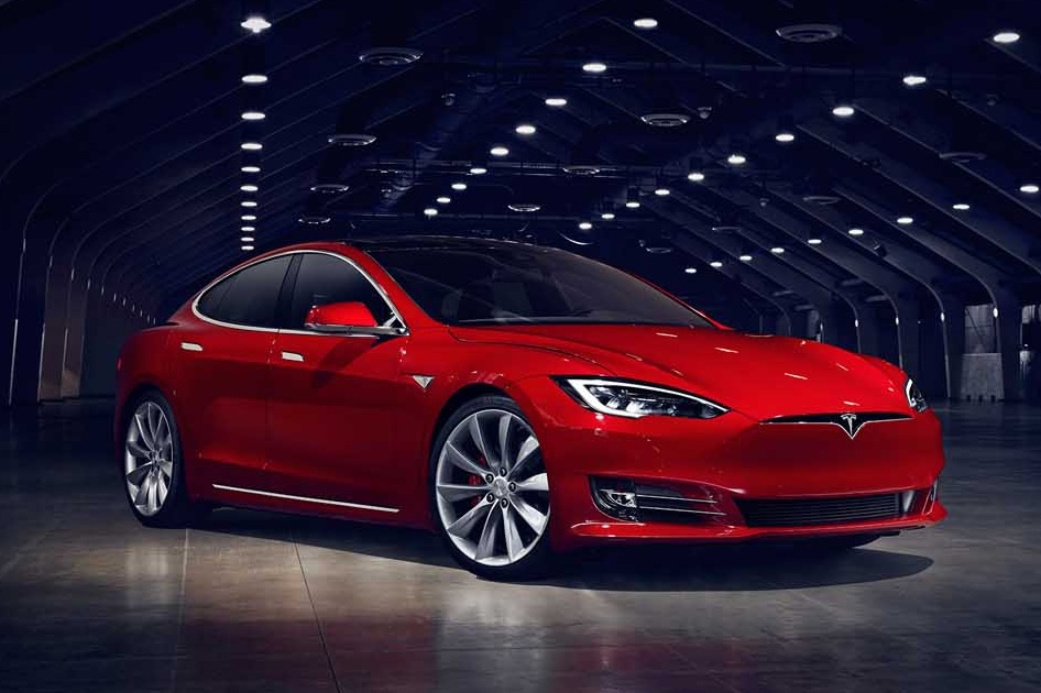 Tesla Model S co the di duoc hon 500 km o toc do 120 km/h hinh anh