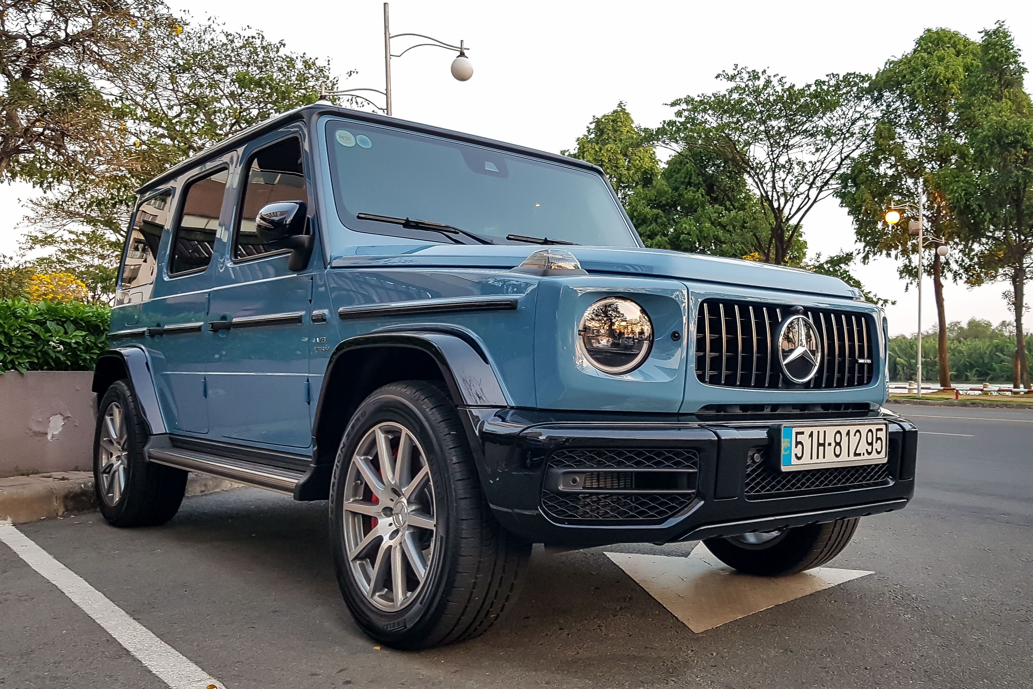 Gan 18.000 chiec Mercedes G-Class bi trieu hoi tai My hinh anh