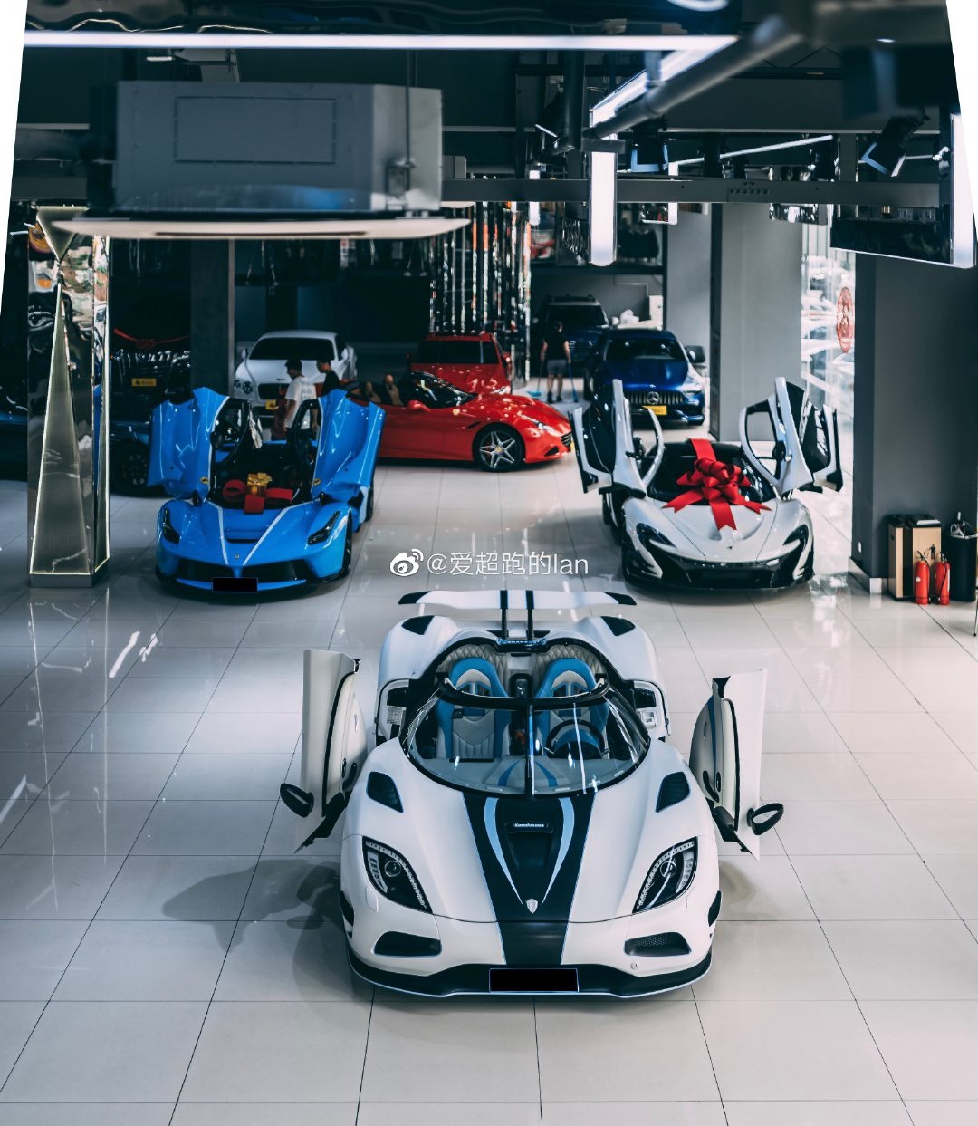 Thanh nien Trung Quoc so huu dan xe trieu USD anh 2