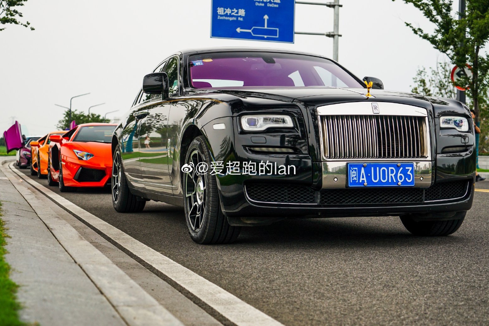 Thanh niên Trung Quốc sở hữu dàn xe triệu USD ảnh 3 Thanh nien Trung Quoc so huu dan xe trieu USD anh 3