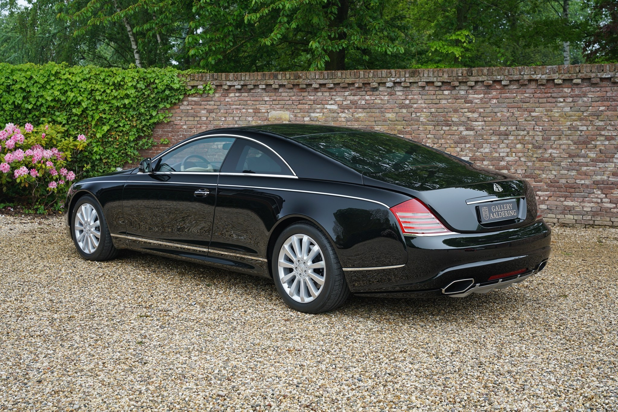 Chiếc Maybach hàng hiếm của Eto'o ảnh 2 Chiec Maybach hang hiem cua Eto'o anh 2