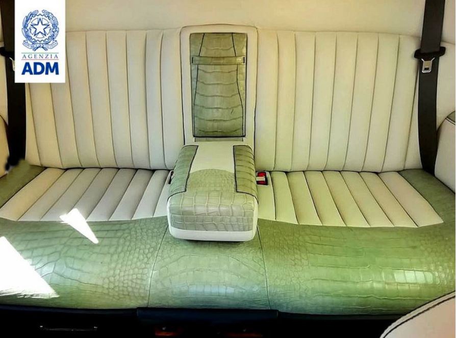 Rolls-Royce Phantom bị tịch thu ảnh 2 Rolls-Royce Phantom bi tich thu anh 2